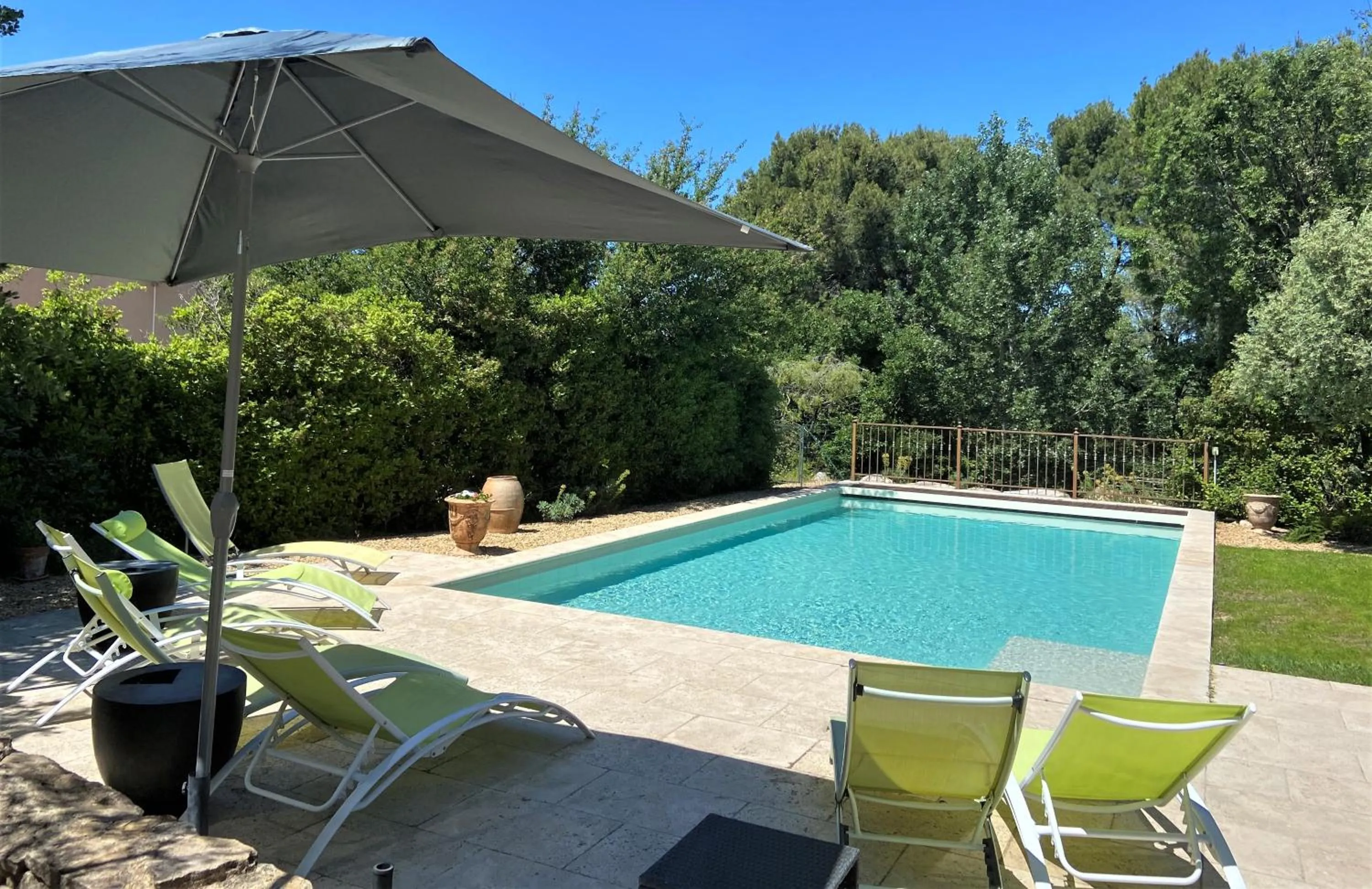Swimming pool in Le Mas Carré Séguret