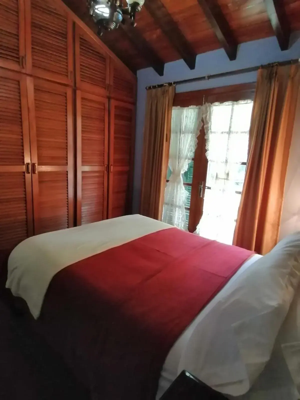Double Room with Private Bathroom - single occupancy in Hostal Saint Mary´s Tababela Double Room with Private Bathroom - single occupancy in Hostal Saint Mary´s Tababela