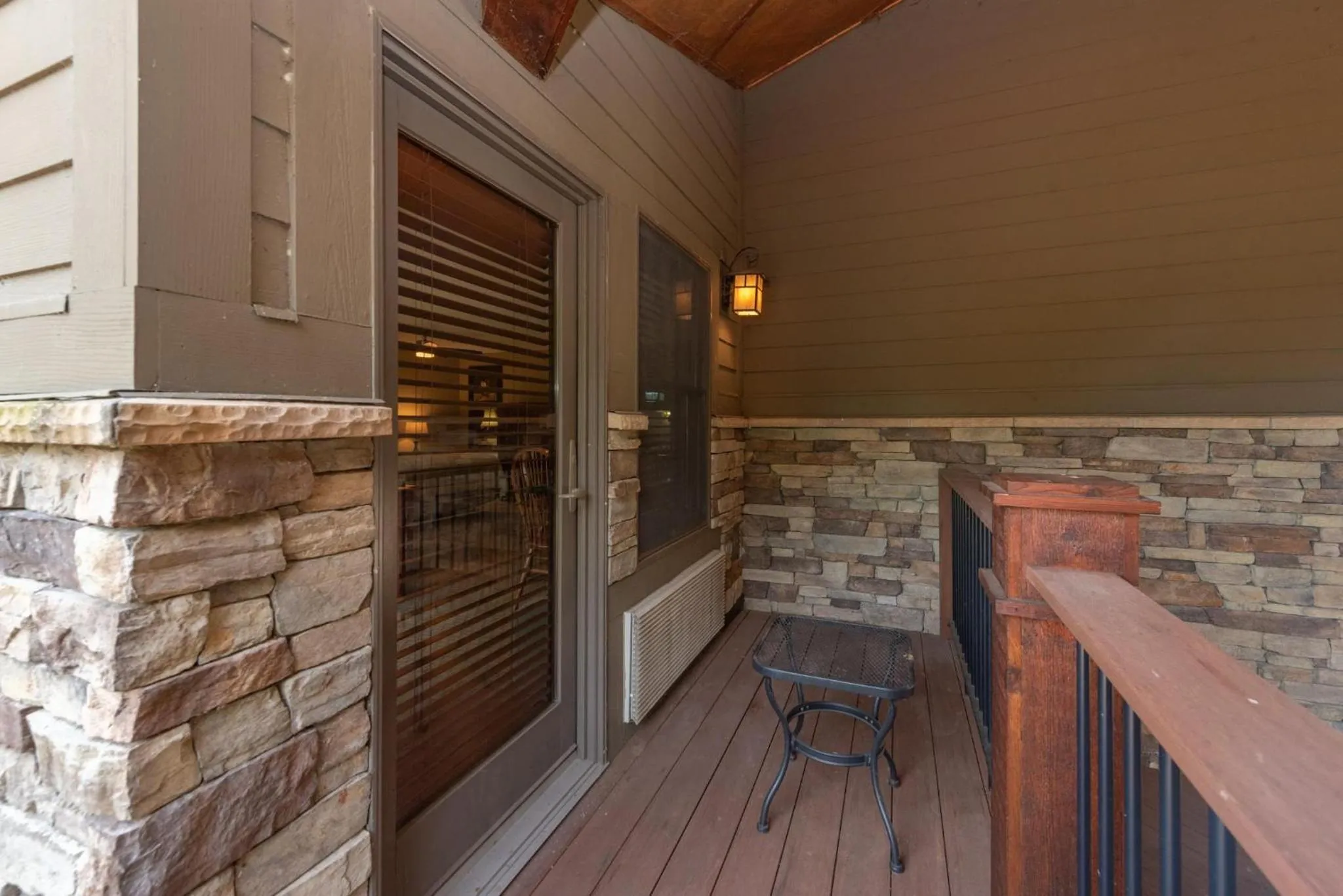 A125 Studio Lake View