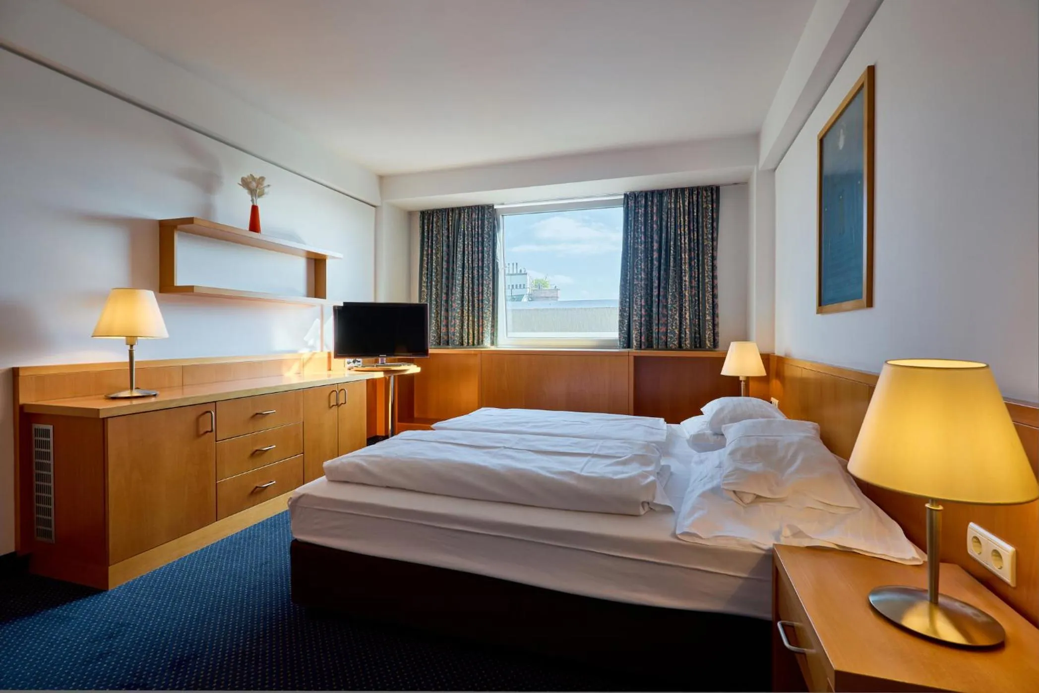 Bedroom, Bed in Hotel Strudlhof Vienna