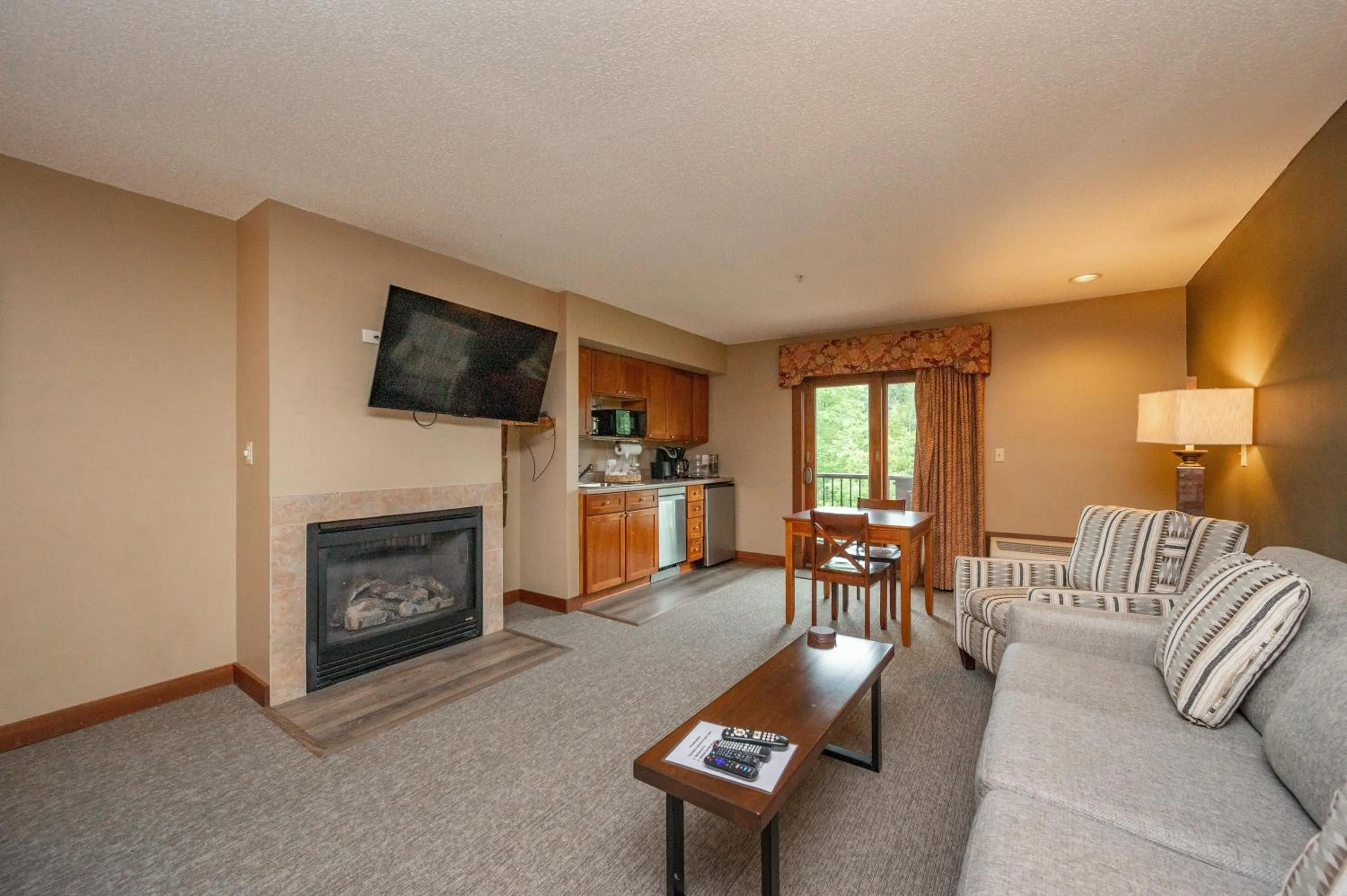 A209 Studio Lake View