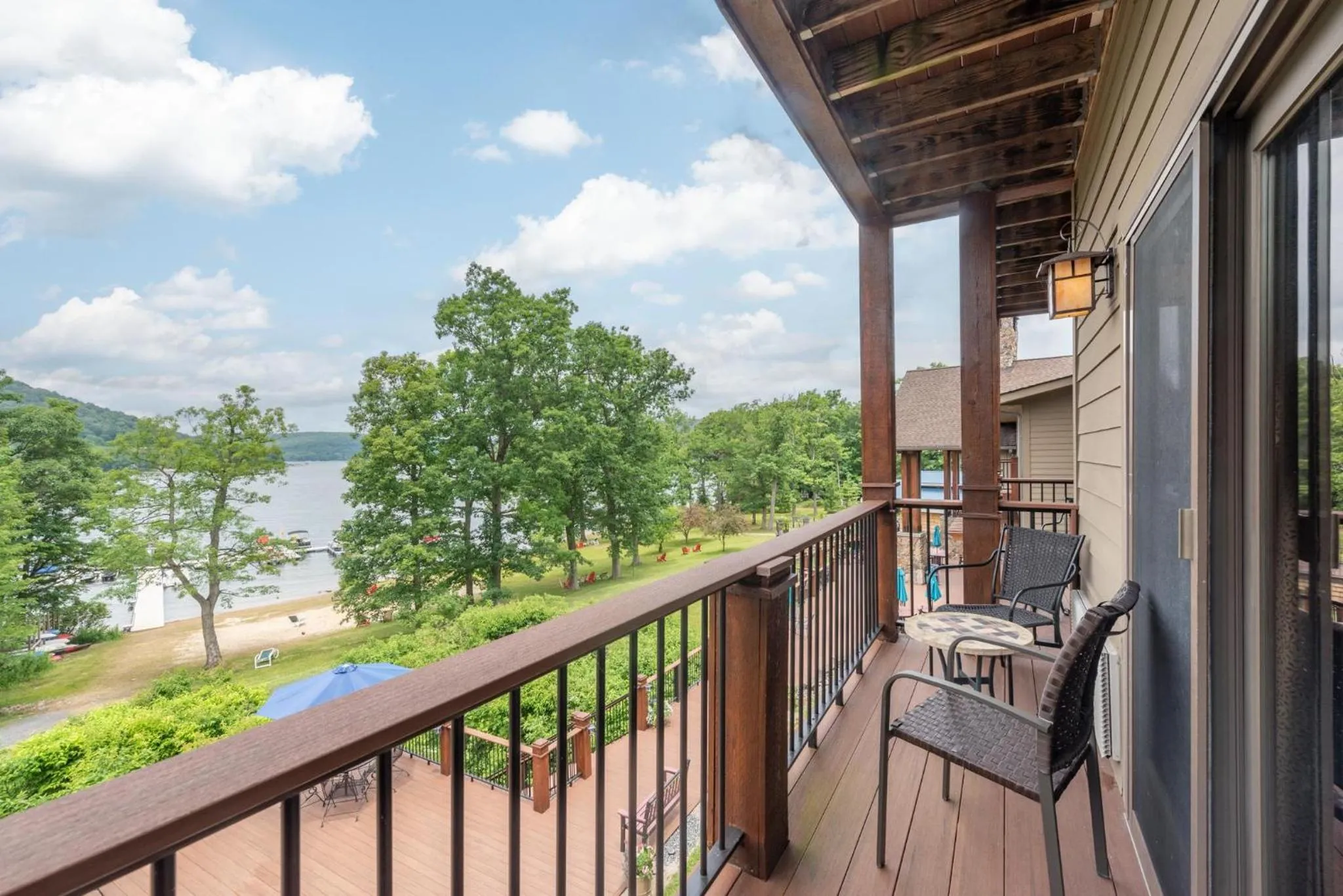 A209 Studio Lake View