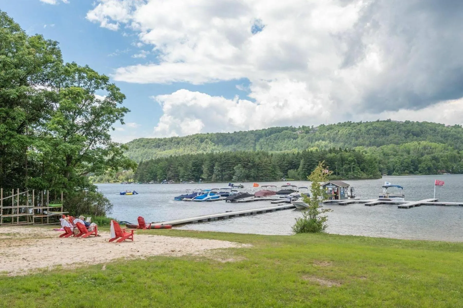 A209 Studio Lake View