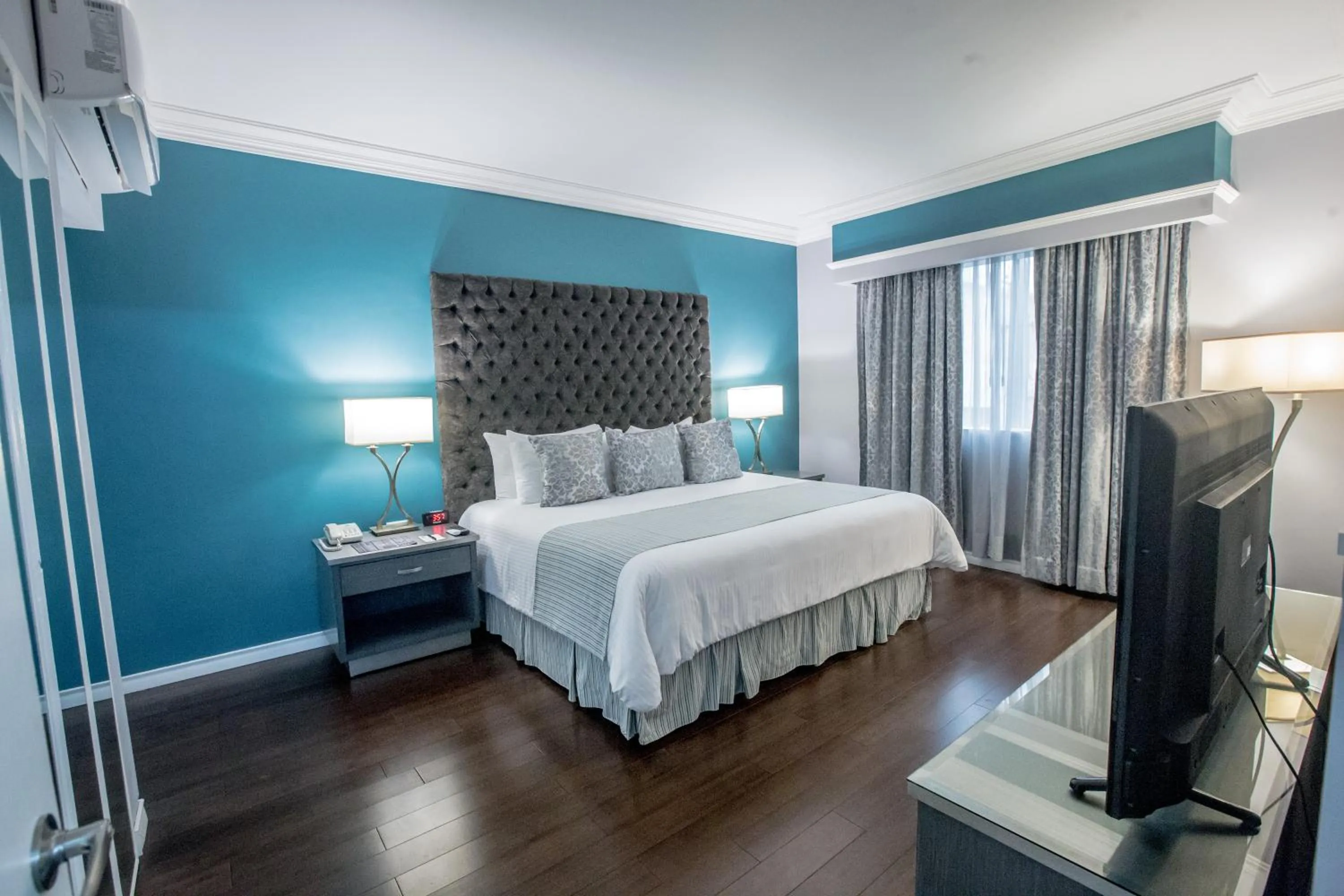 Bedroom, Bed in Plaza de Oro