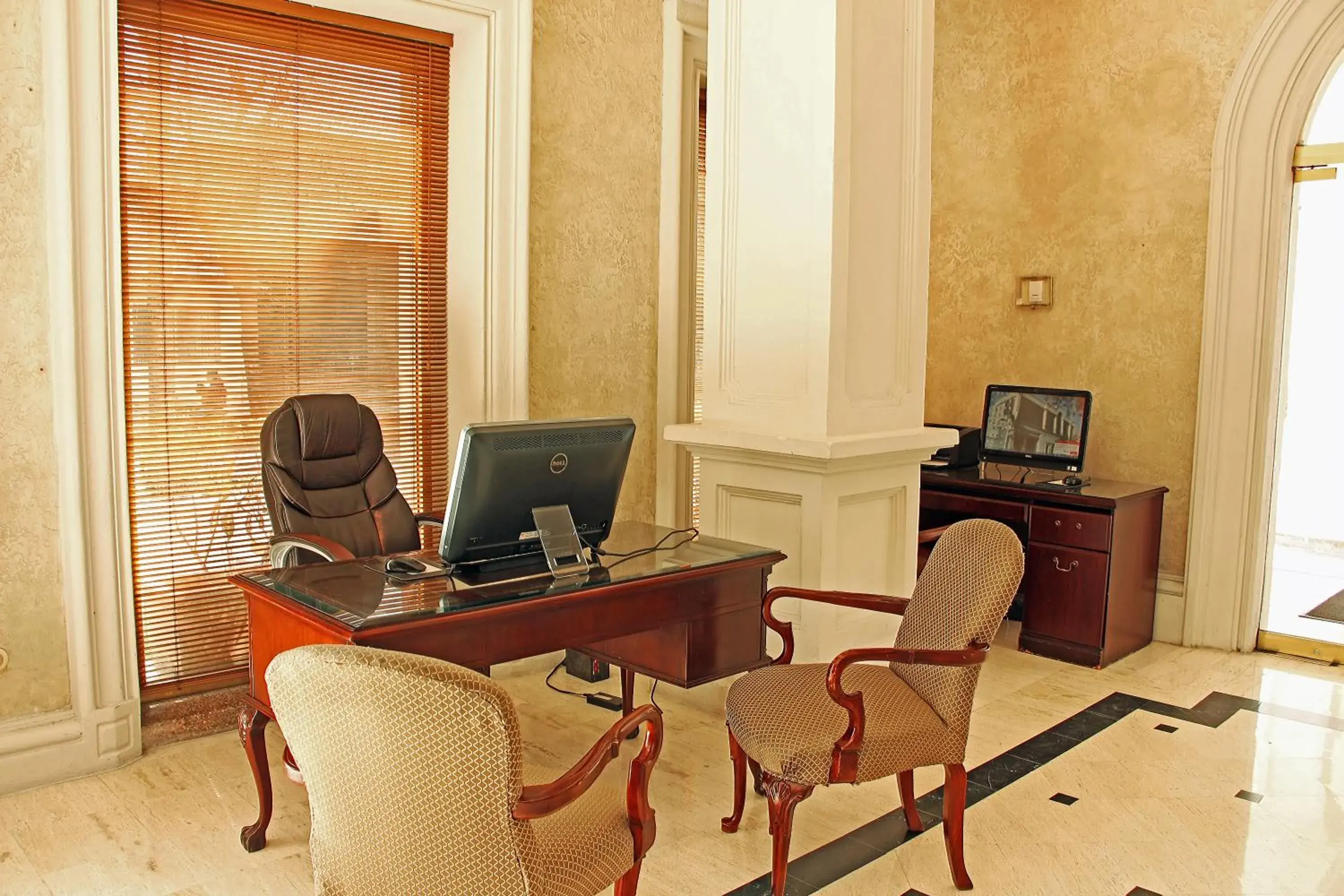 Plaza de Oro Plaza de Oro