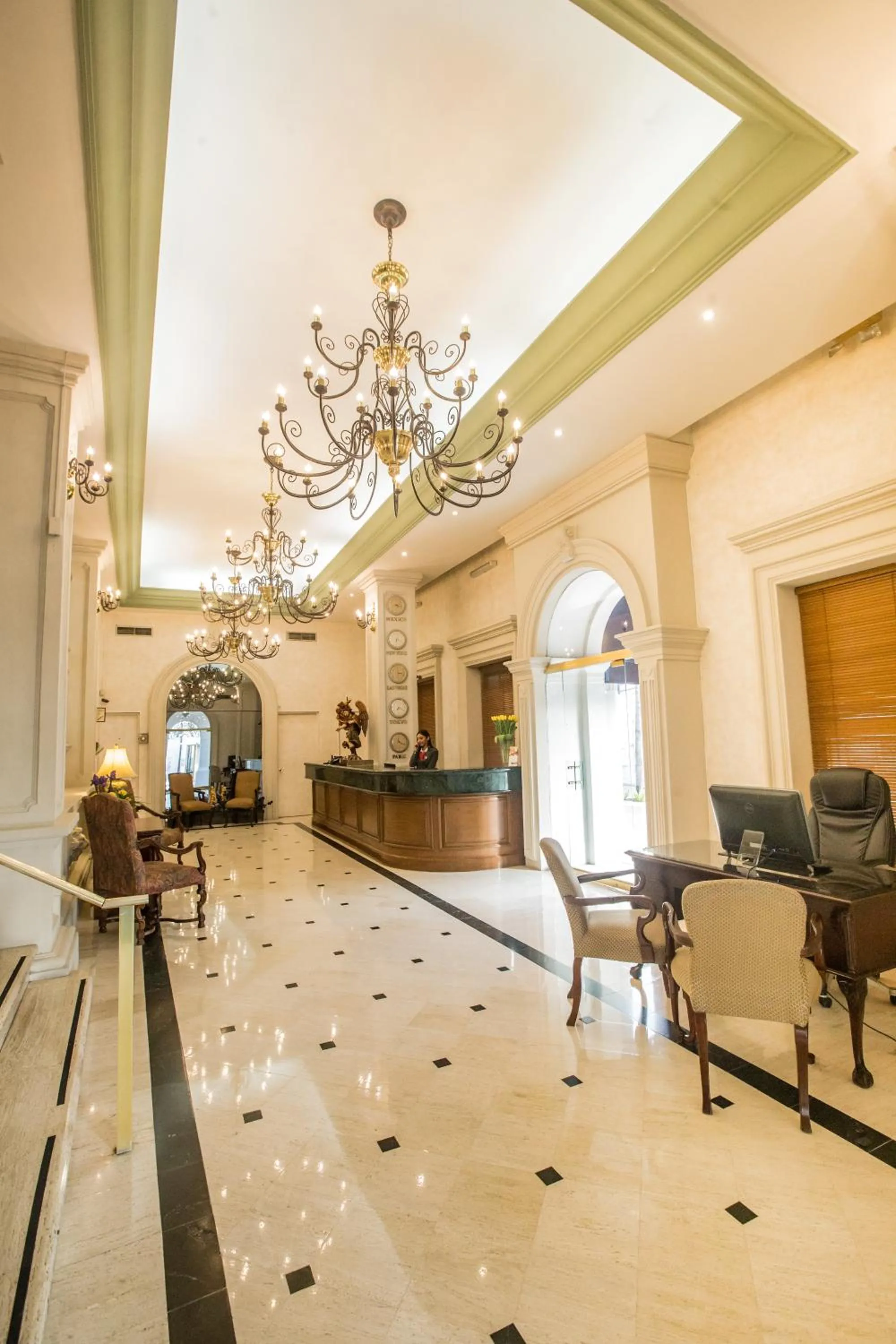 Lobby or reception in Plaza de Oro