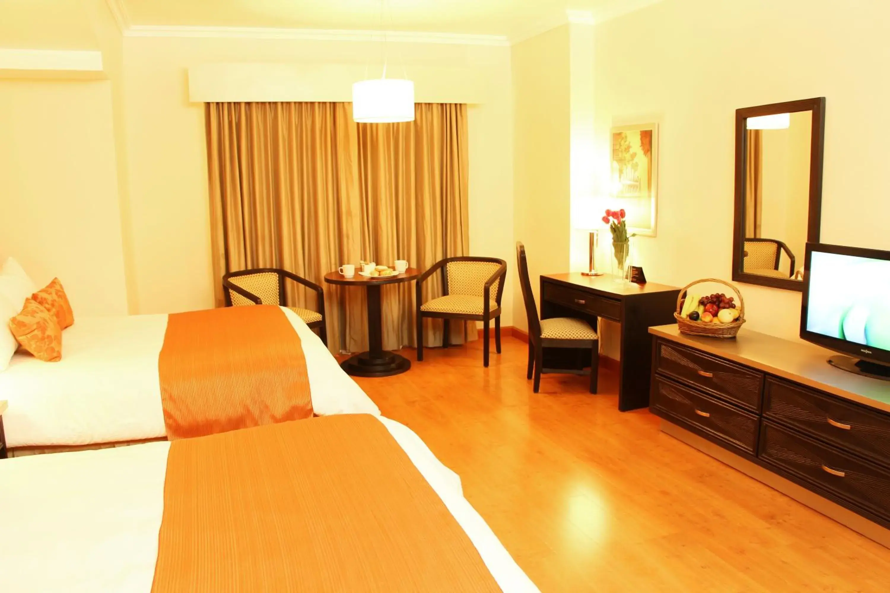 Photo of the whole room, Bed in Plaza de Oro Photo of the whole room, Bed in Plaza de Oro