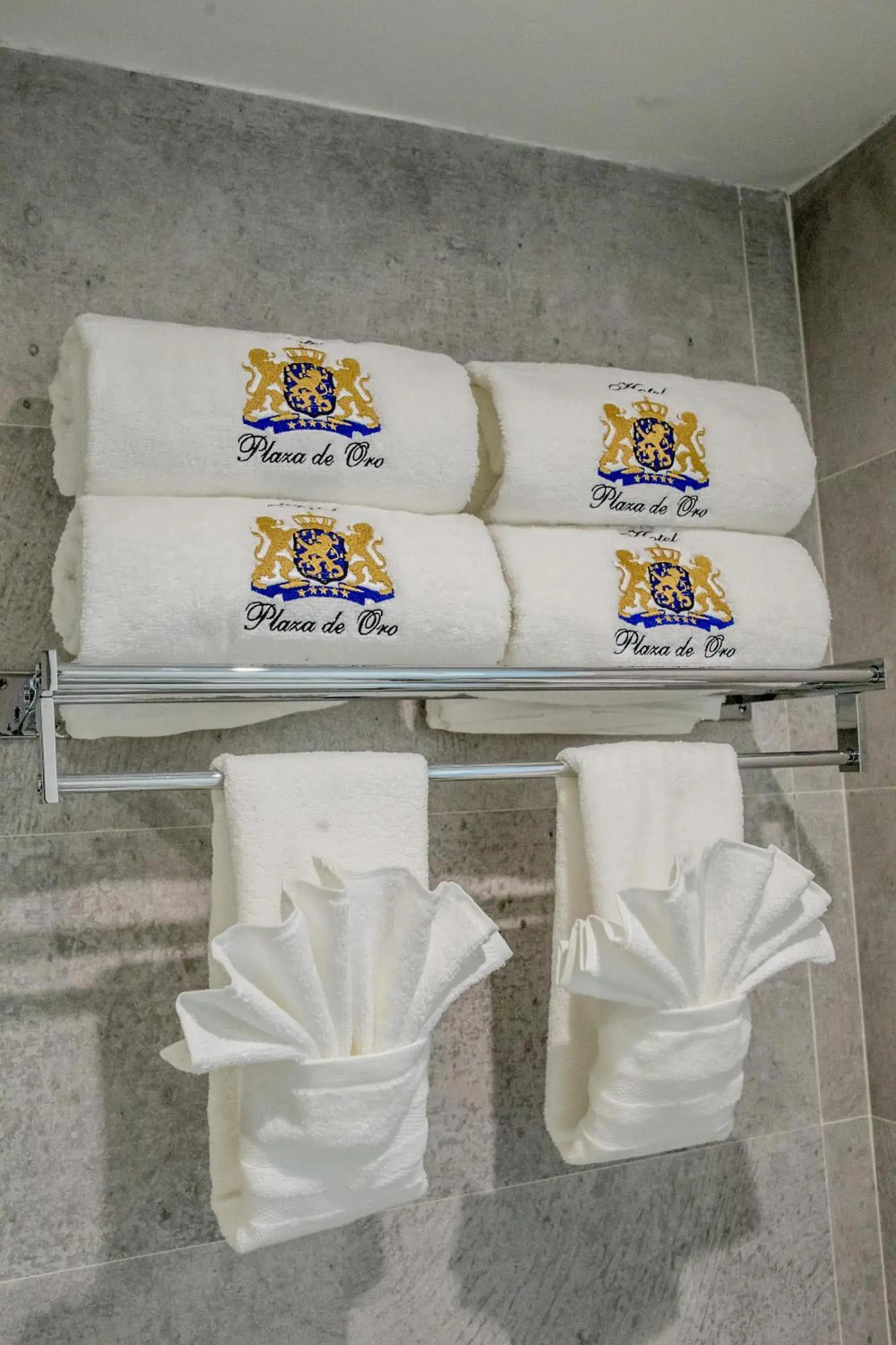 Bathroom in Plaza de Oro Bathroom in Plaza de Oro