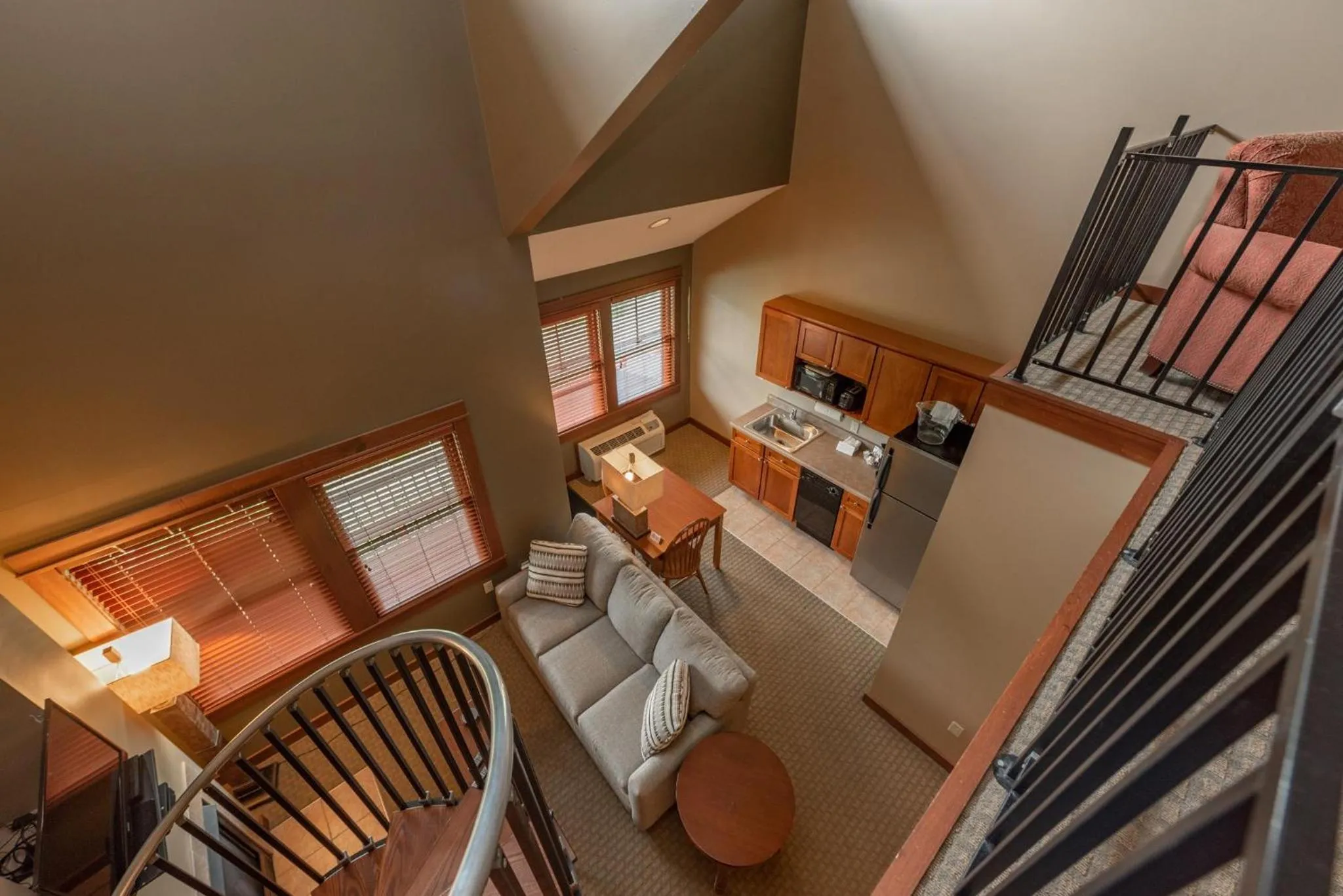 A305 Studio & Loft Lake View