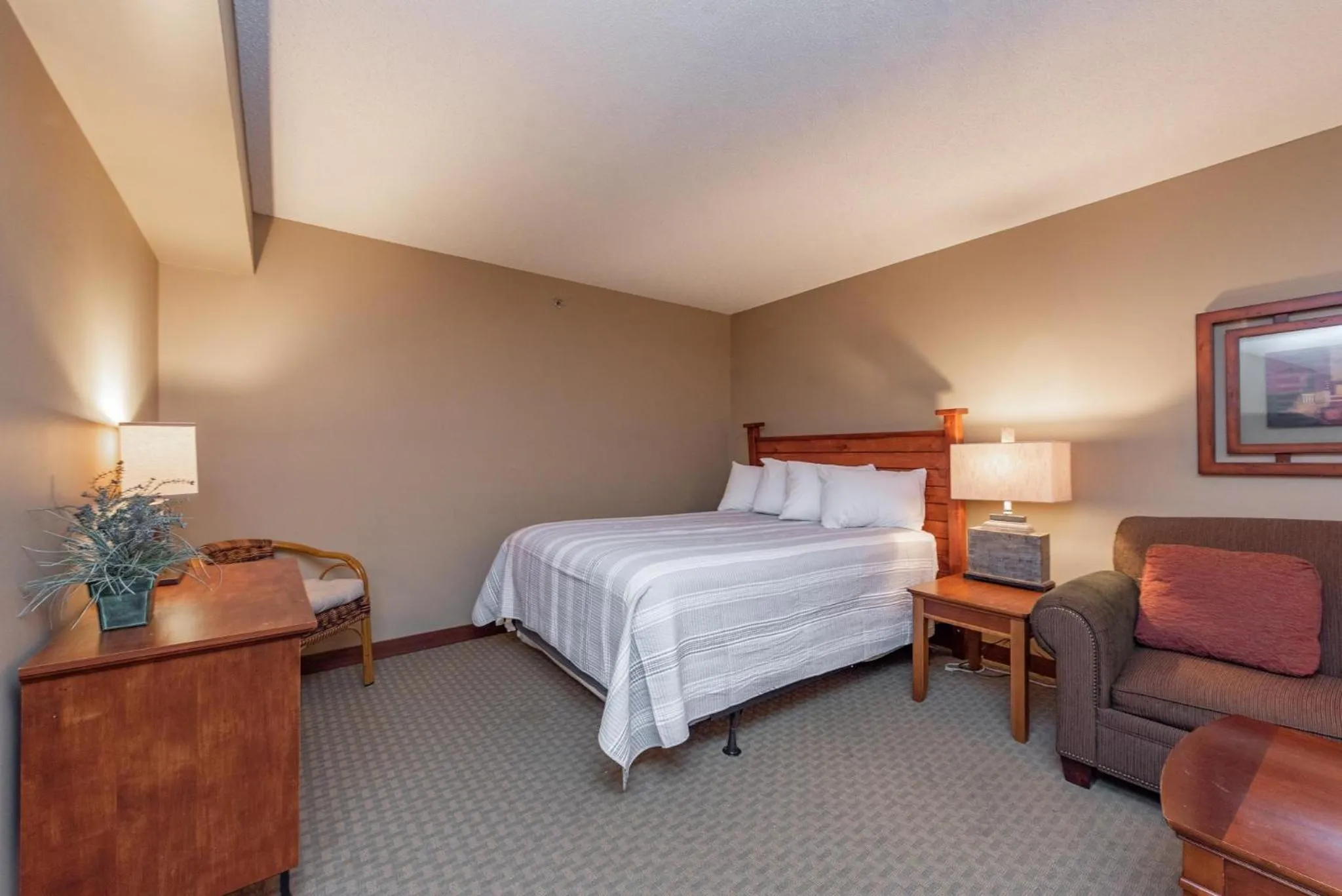 Bed in A307 One Bedroom & Loft Lake View