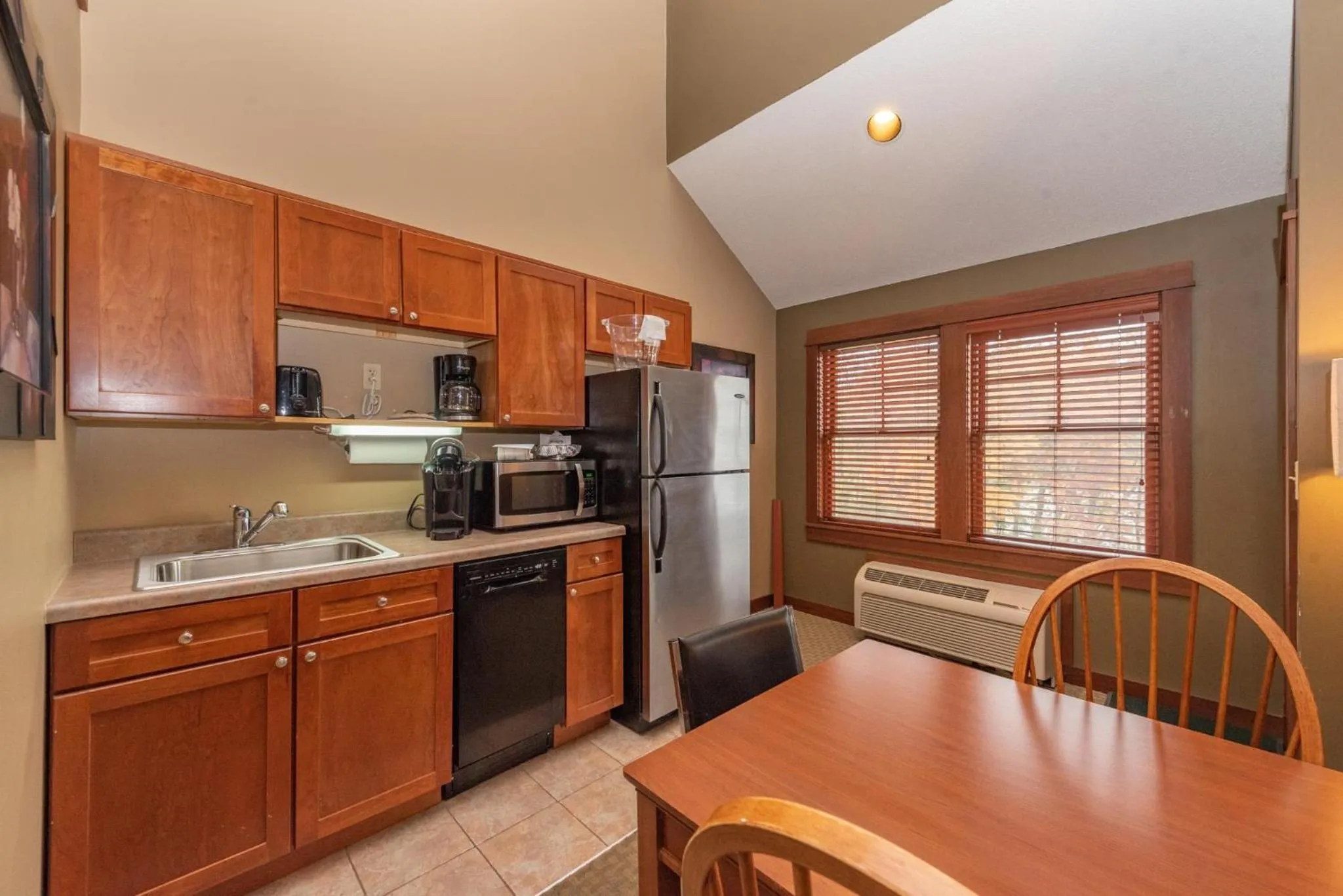 A315 Studio & Loft Lake View