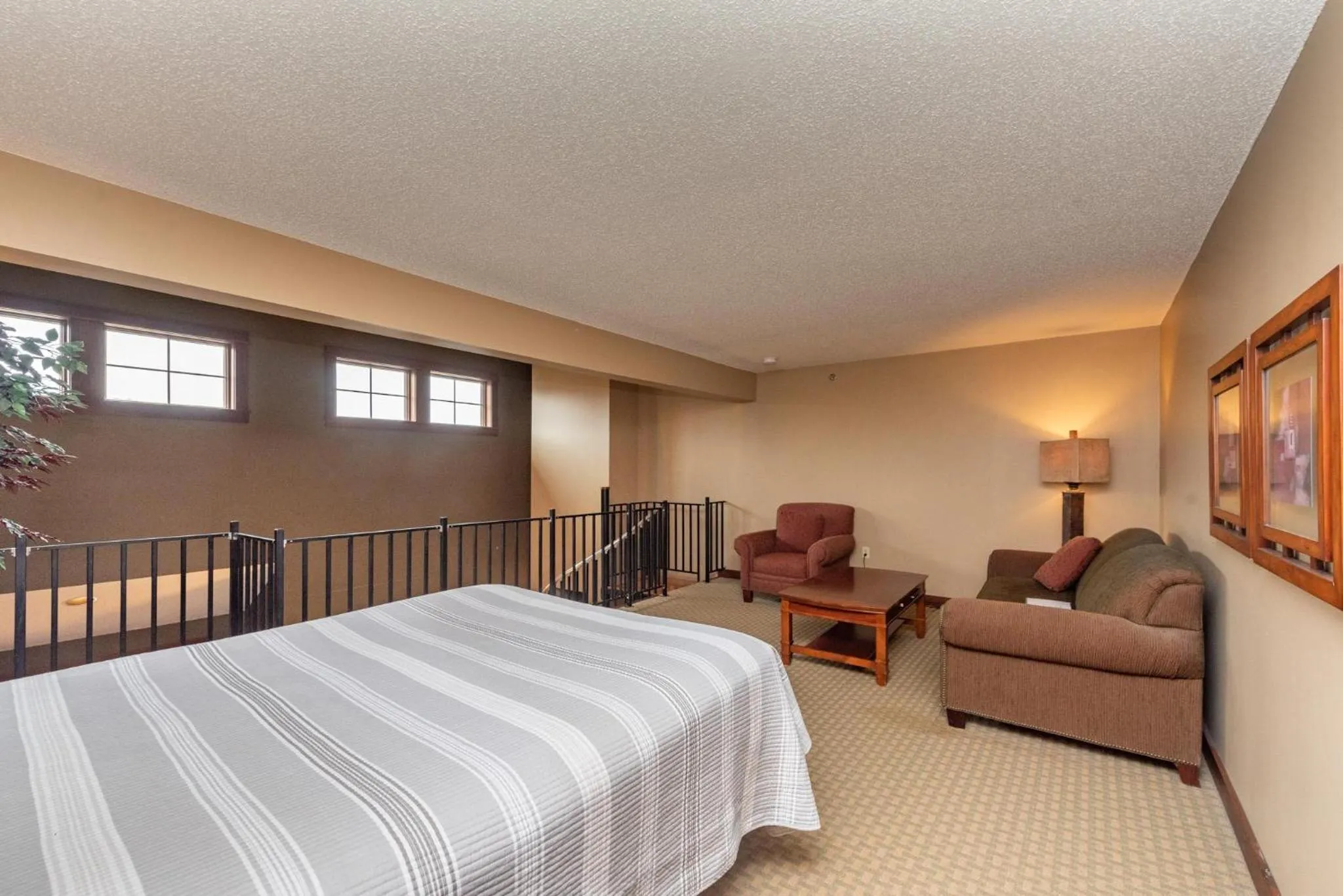 Bed in A315 Studio & Loft Lake View