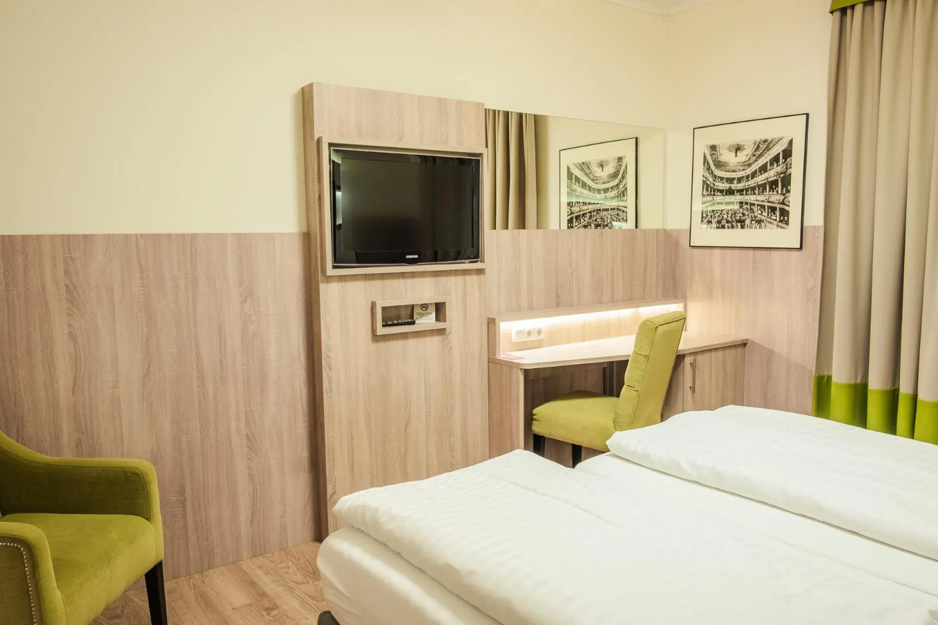 Bedroom, Bed in Theater Hotel Salzburg