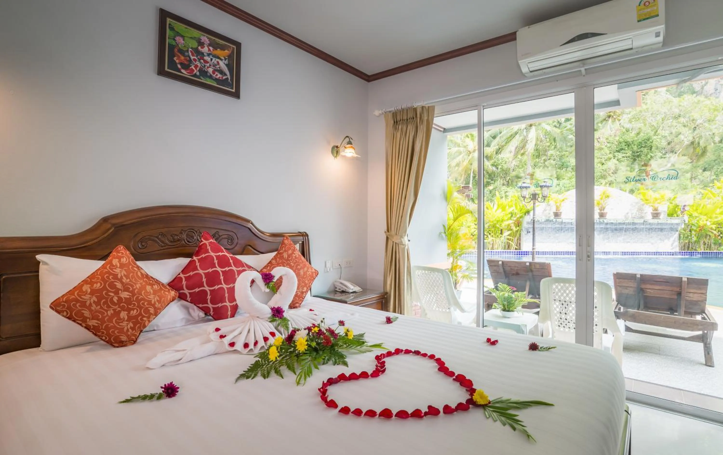 Bed in Aonang Silver Orchid Resort