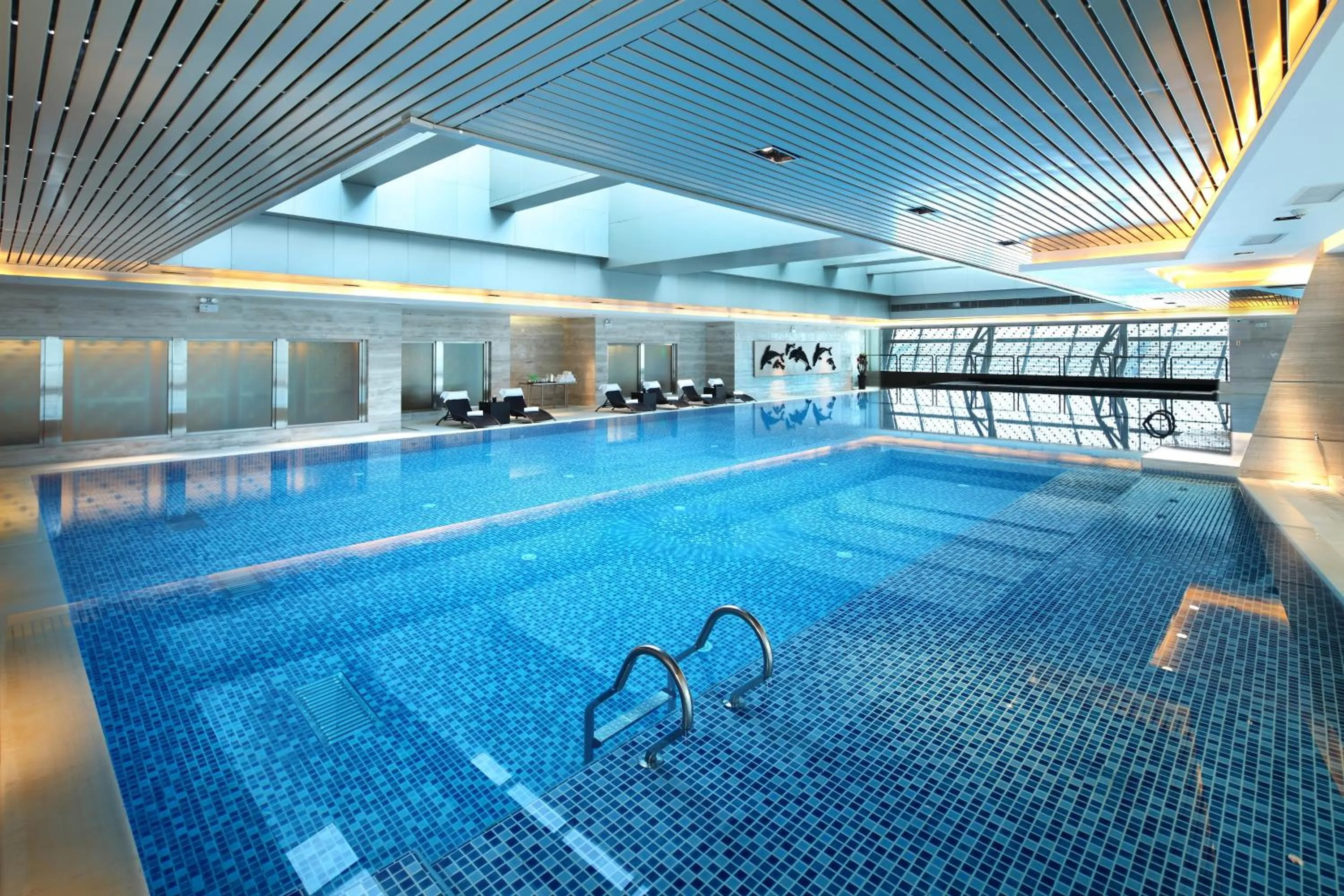 Swimming pool in Langham Place Guangzhou