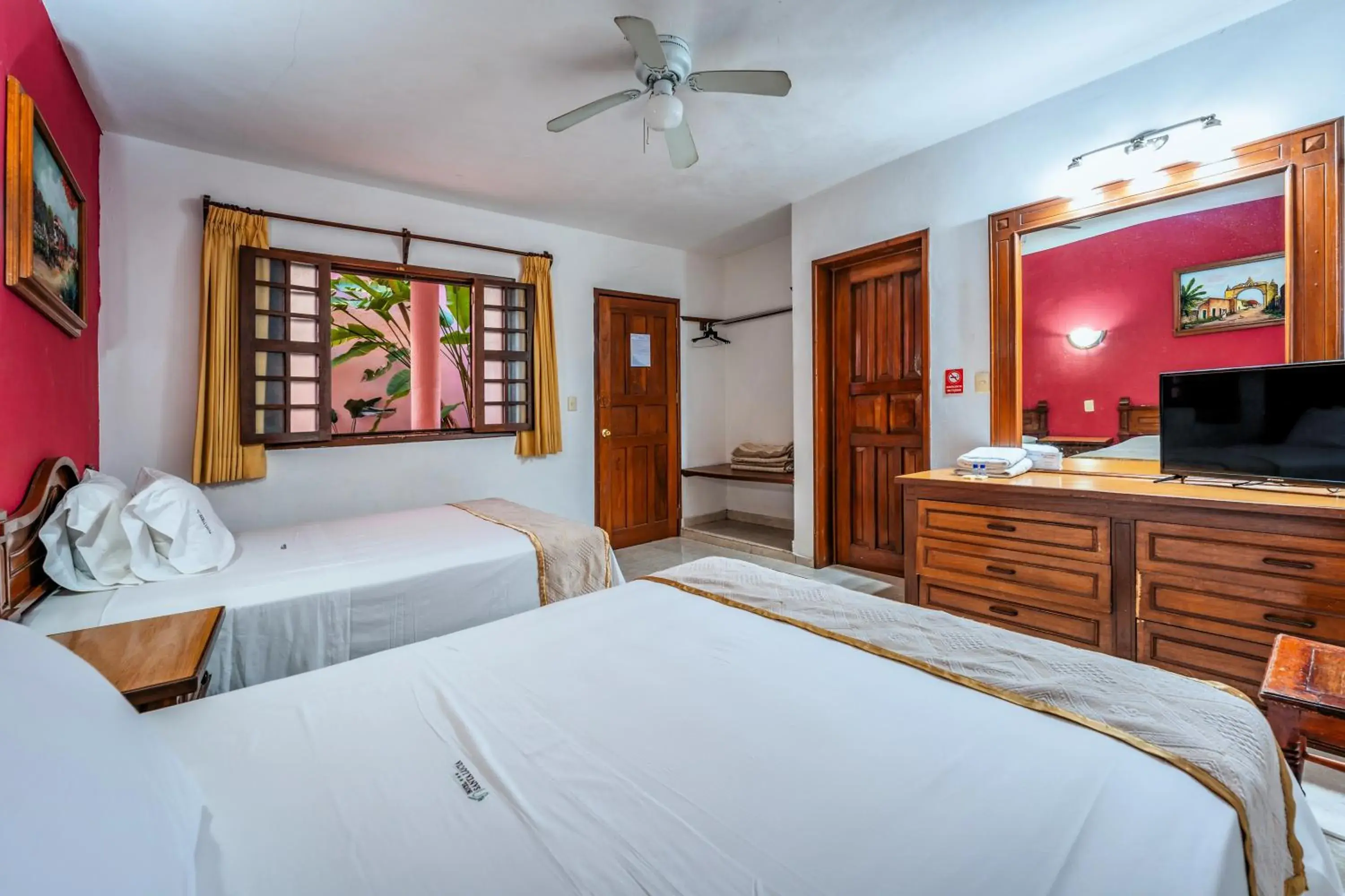 Deluxe Twin Room in Hotel Santa Lucía Deluxe Twin Room in Hotel Santa Lucía