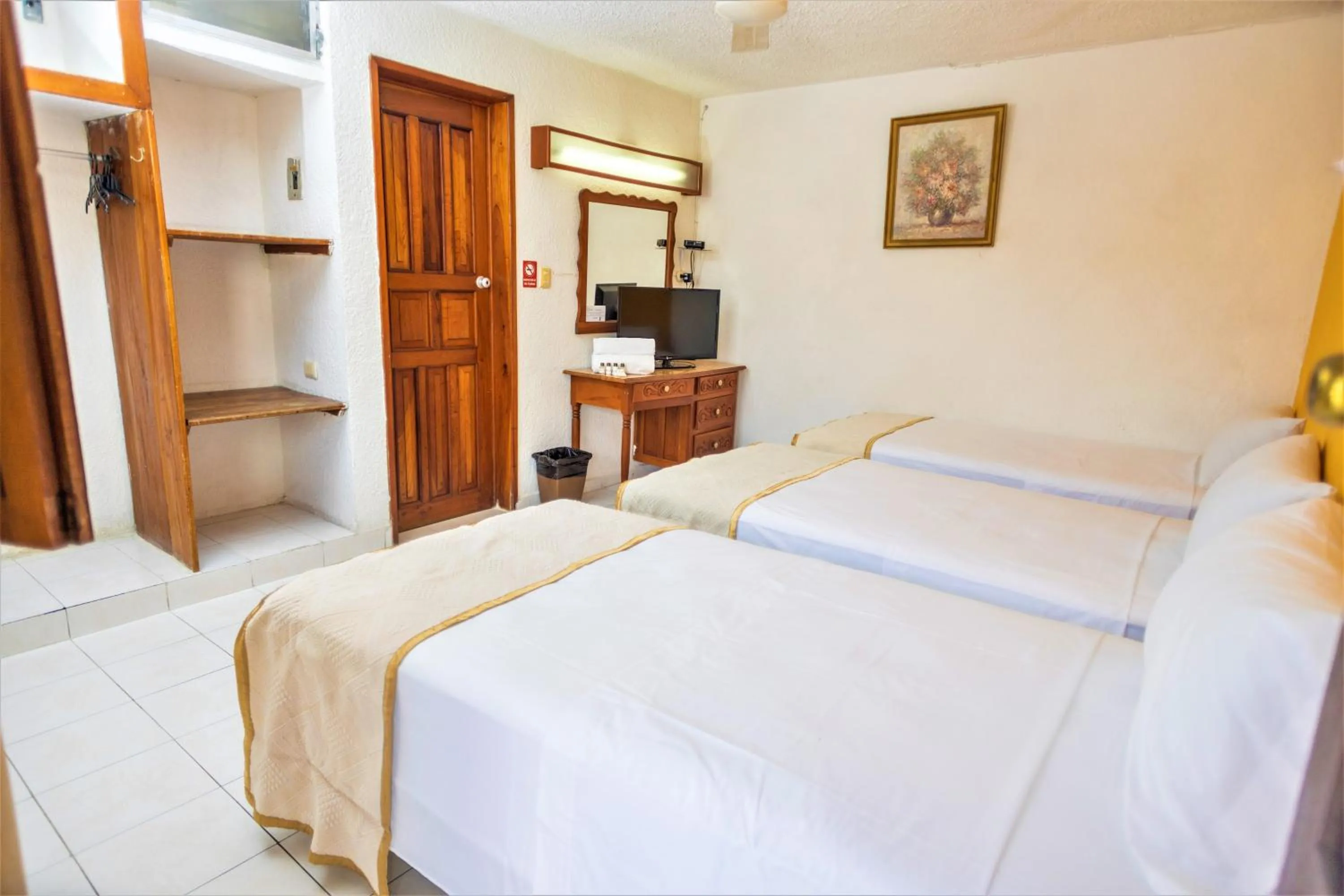 Photo of the whole room, Bed in Hotel Santa Lucía