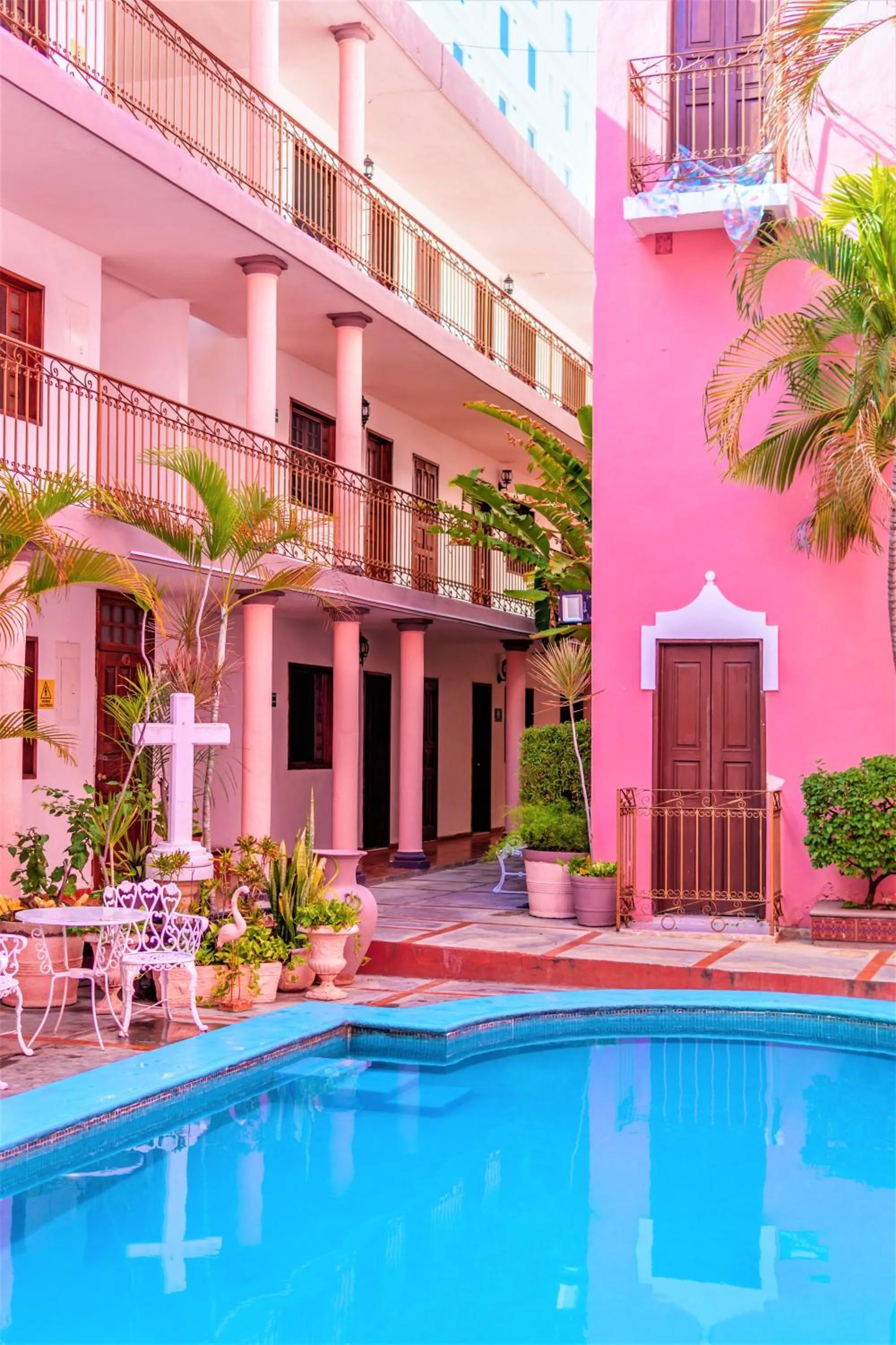 Swimming pool in Hotel Santa Lucía