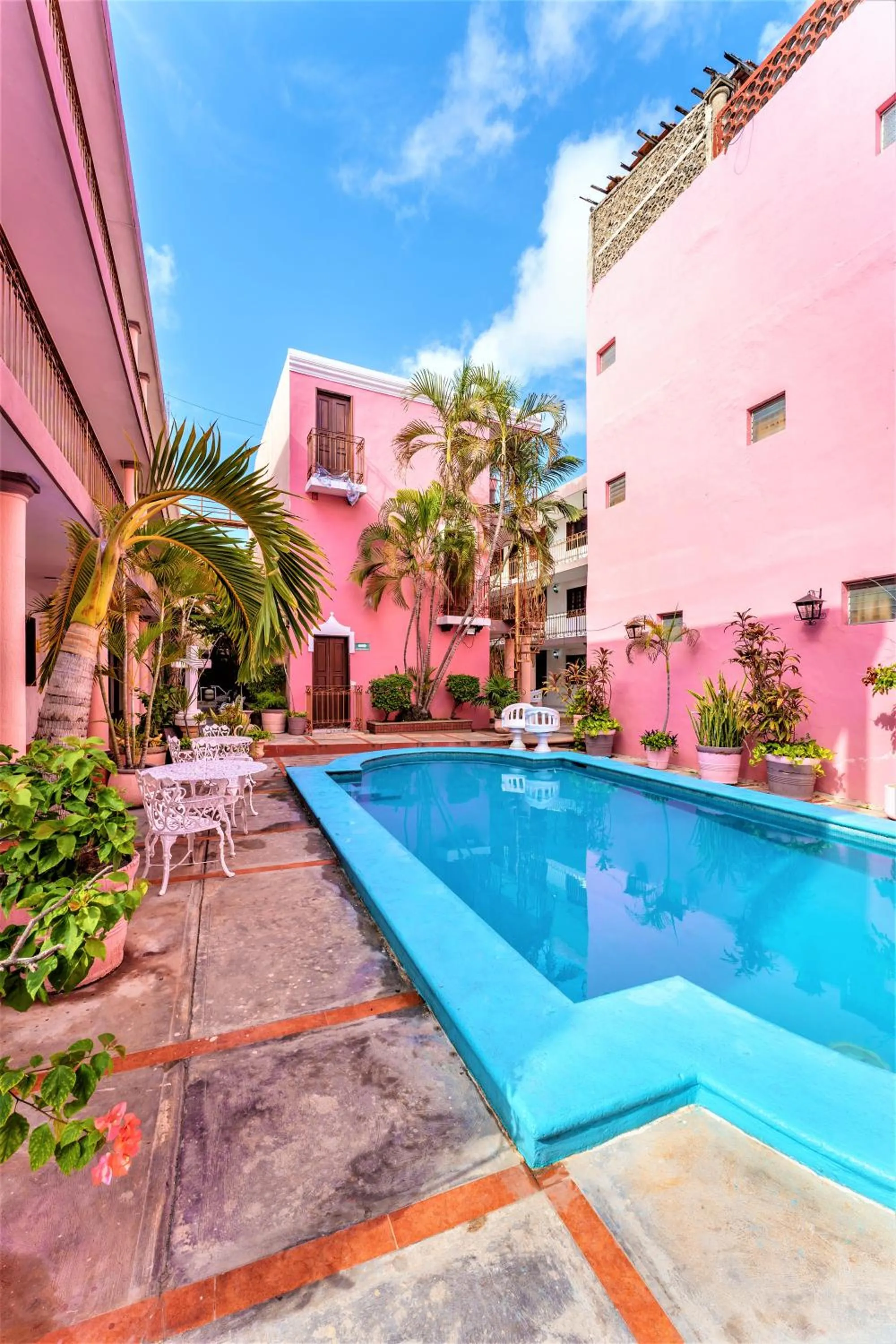 Swimming pool in Hotel Santa Lucía