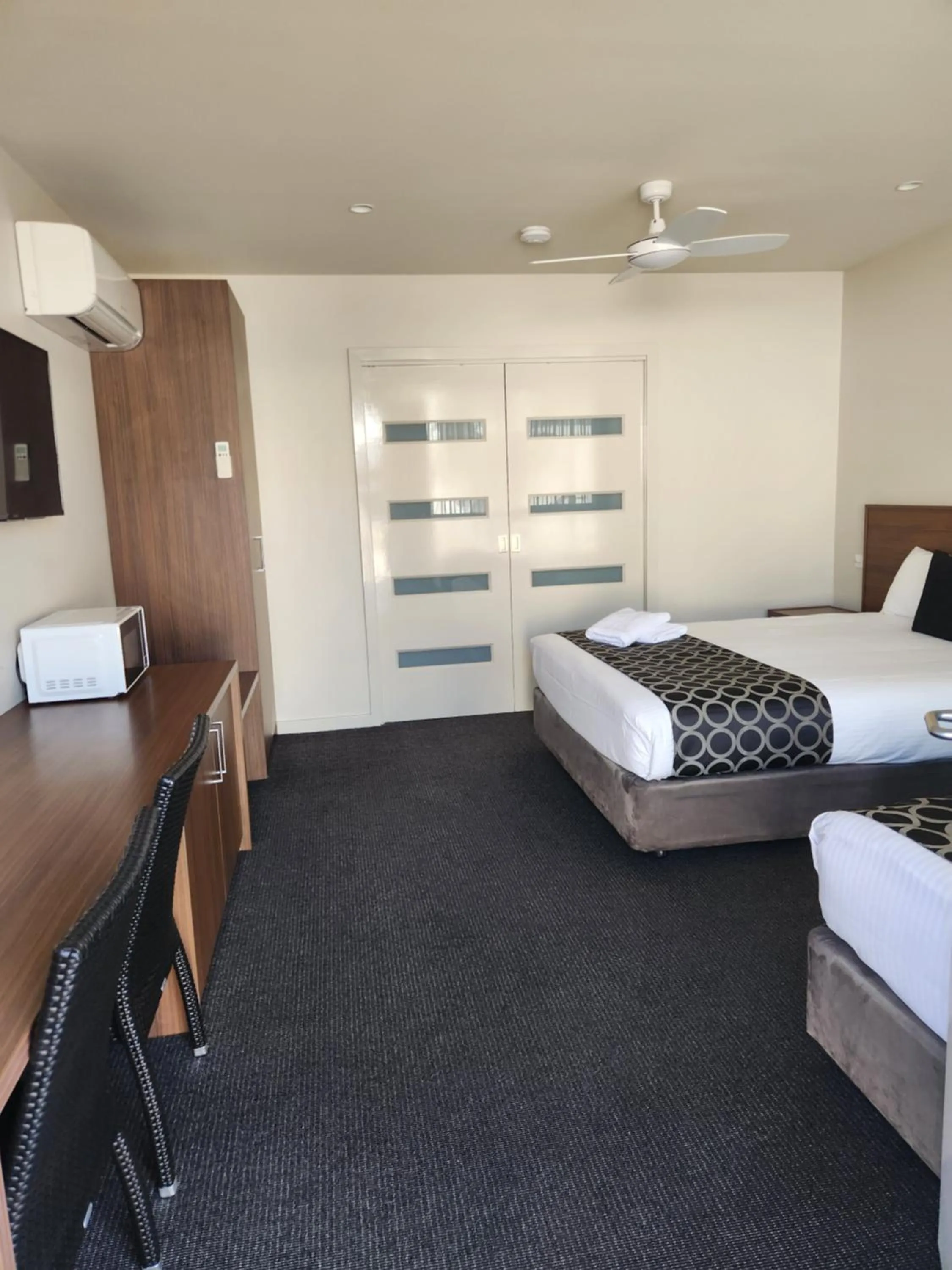 Bed in Jane Eliza Motor Inn