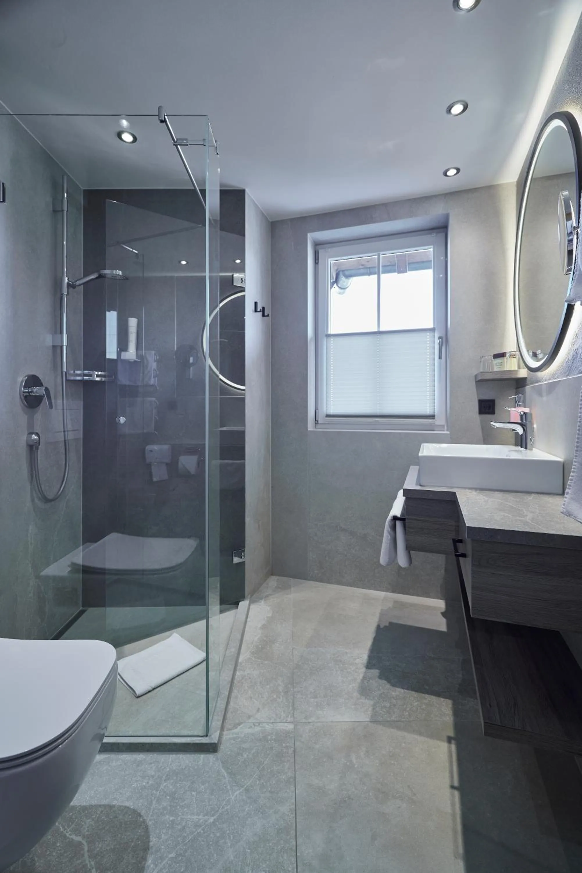 Shower in Hotel Gabi