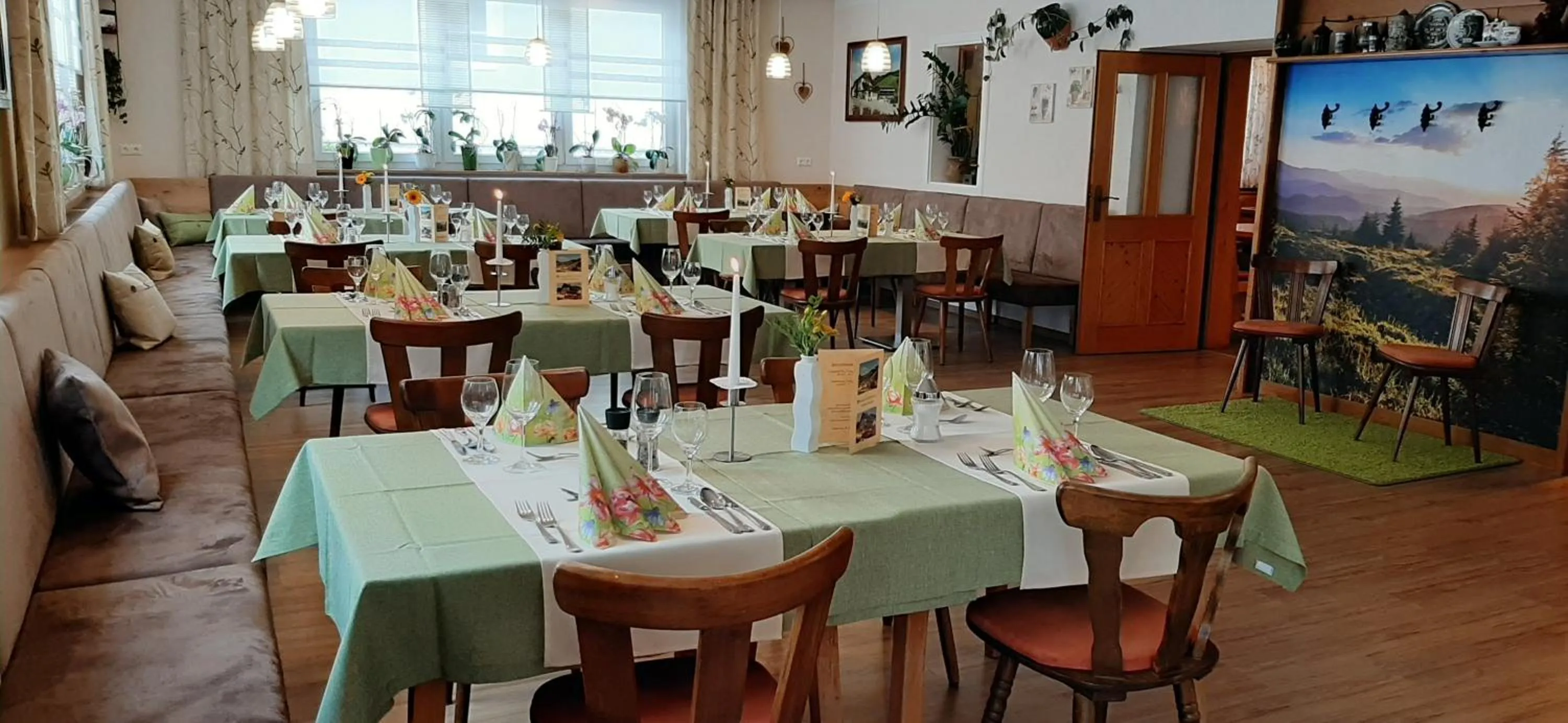 Restaurant/places to eat in Landhotel-Restaurant Willingshofer