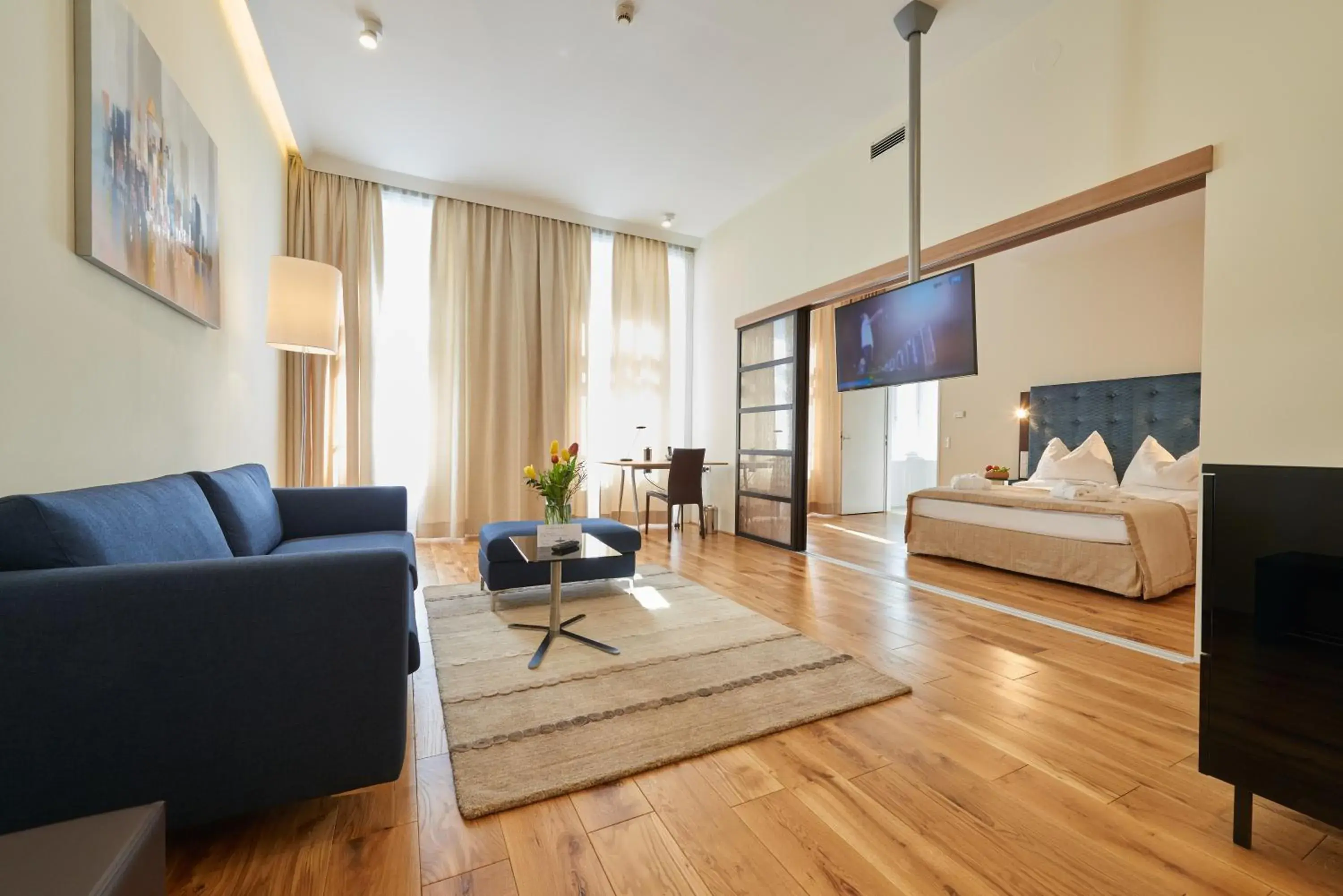 Deluxe Suite in HiLight Suites Hotel Deluxe Suite in HiLight Suites Hotel