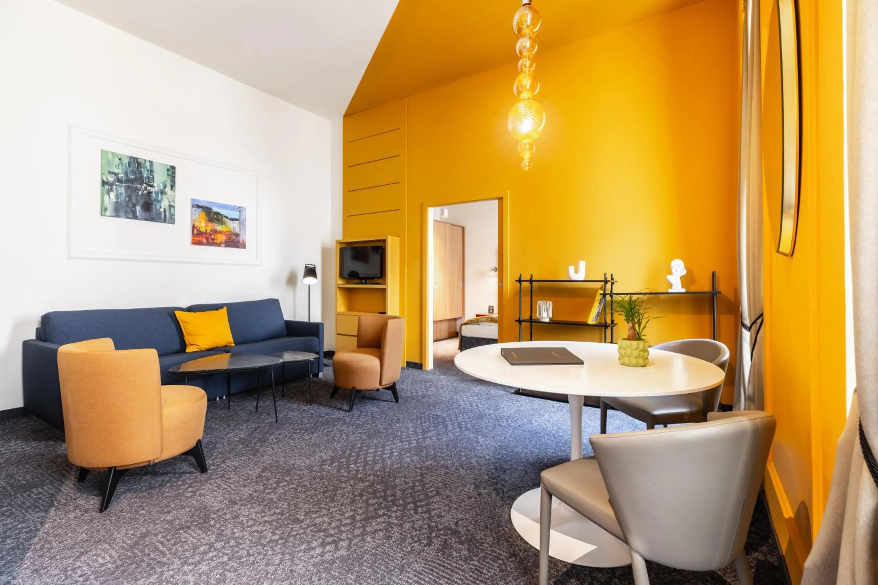 HiLight Suites Hotel