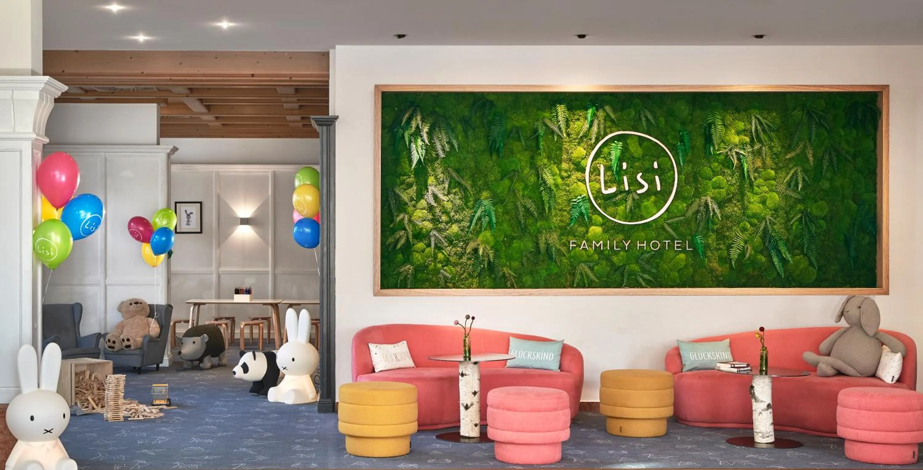 Children play ground in Lisi Family Hotel