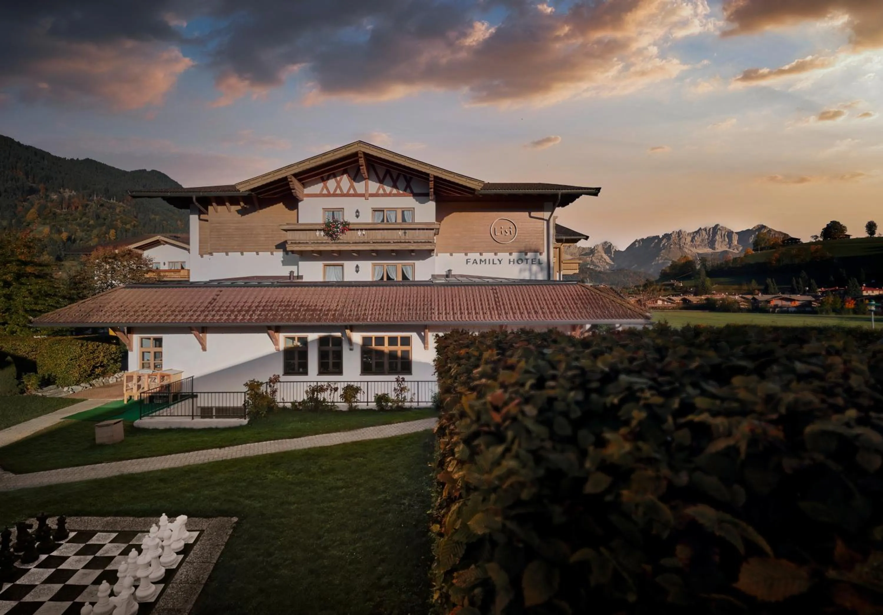 Property building in Lisi Family Hotel