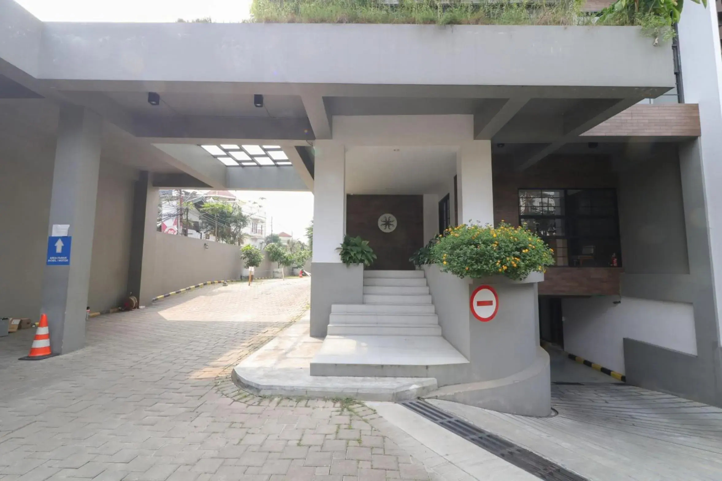 Day in Mendjangan Residence Day in Mendjangan Residence