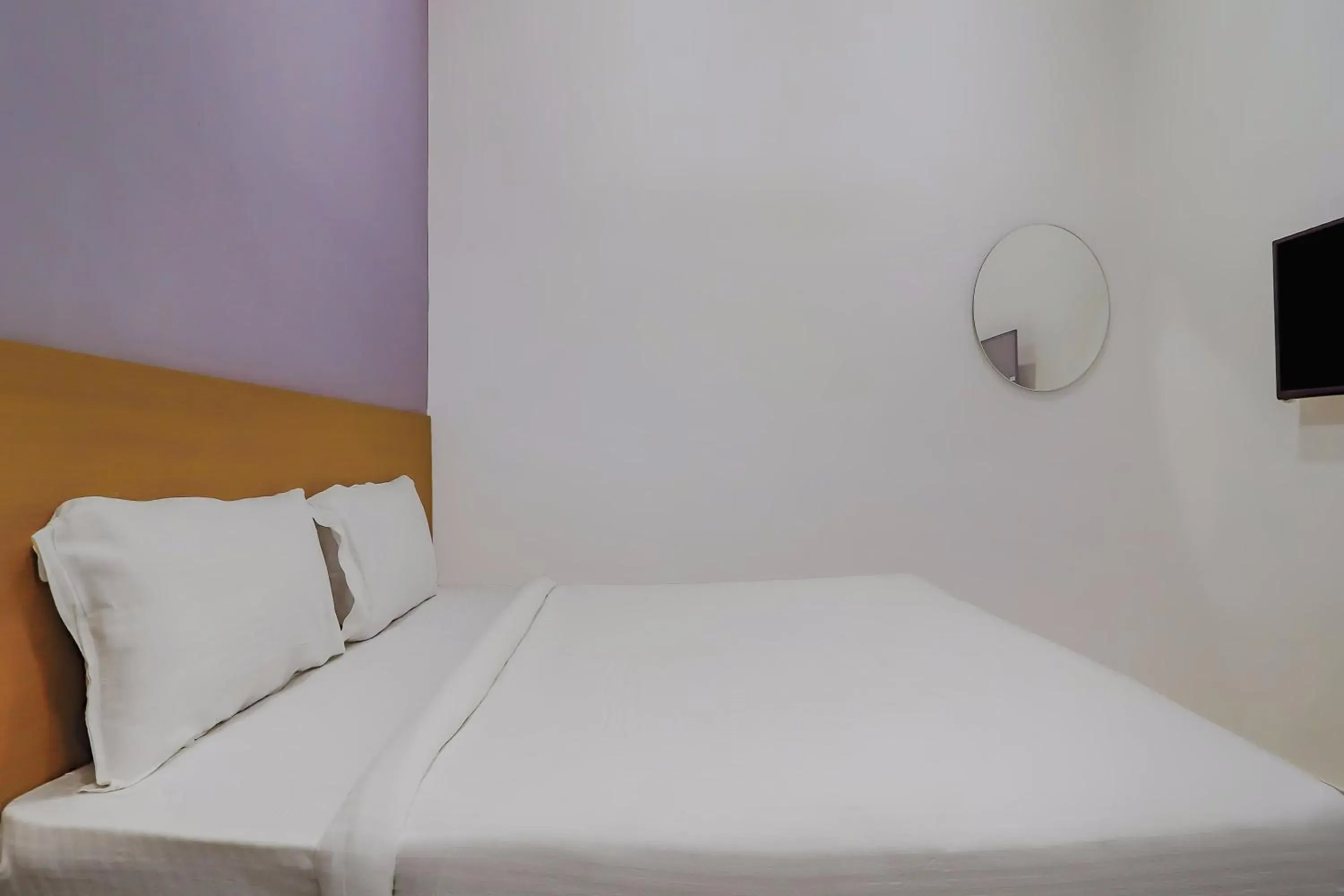 Other, Bed in Collection O White Ridge Near LB Nagar Other, Bed in Collection O White Ridge Near LB Nagar