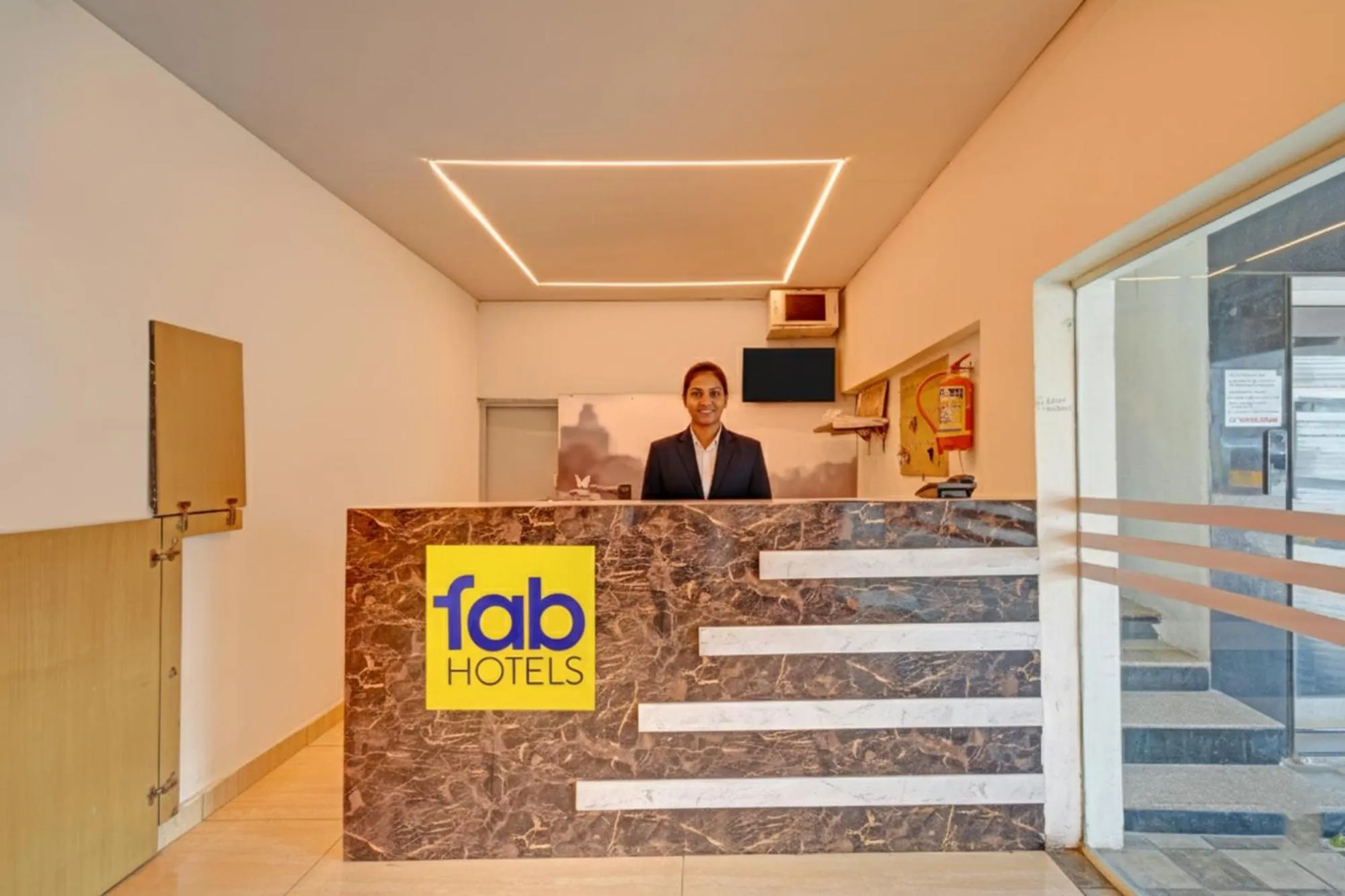 Lobby or reception in FabHotel White Ridge LB Nagar