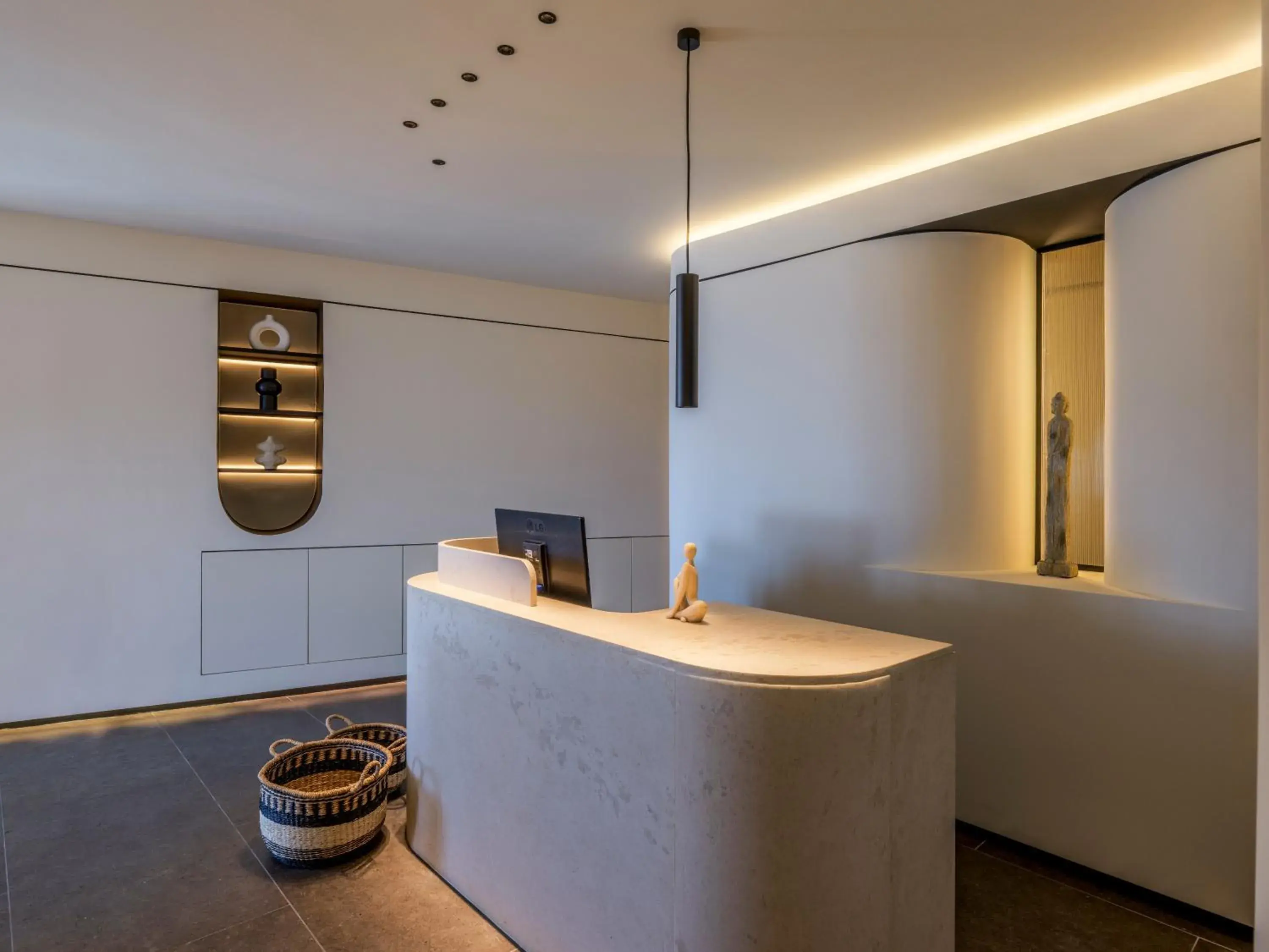 Property building in Yalos Hotel Sunset view Mykonos town private rooms Property building in Yalos Hotel Sunset view Mykonos town private rooms