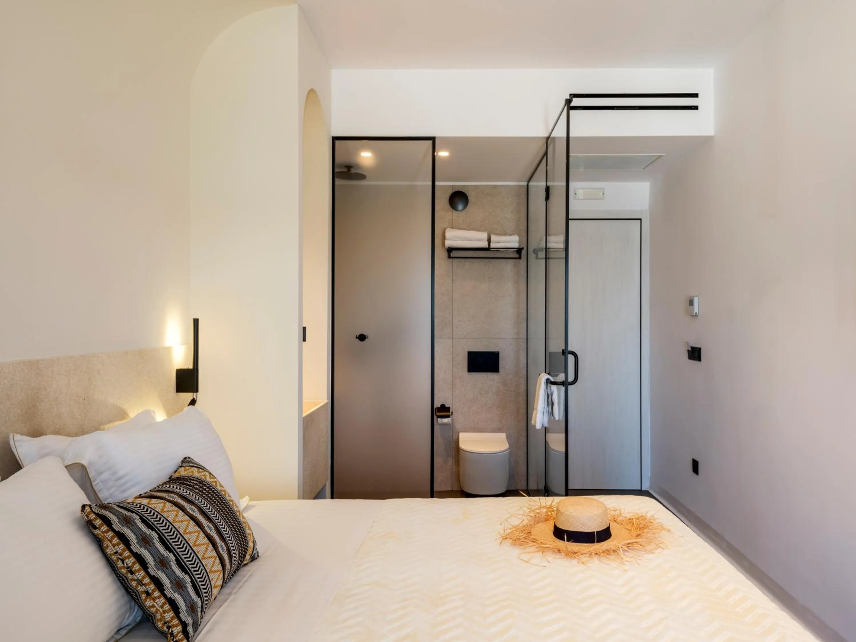 Shower, Bed in Yalos Hotel Sunset view Mykonos town private rooms