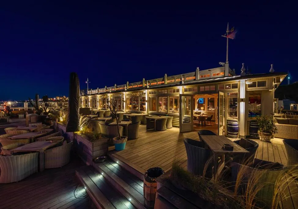 Restaurant/places to eat in Thalassa Beach Houses