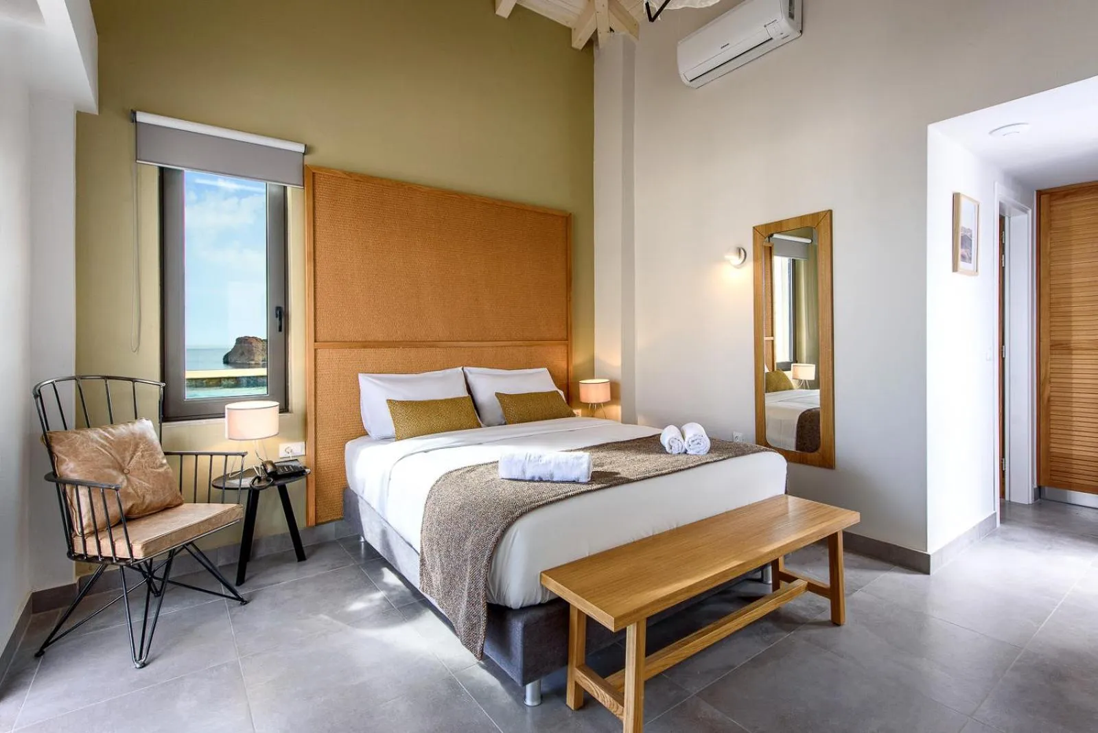 Bedroom, Bed in Caldera Village