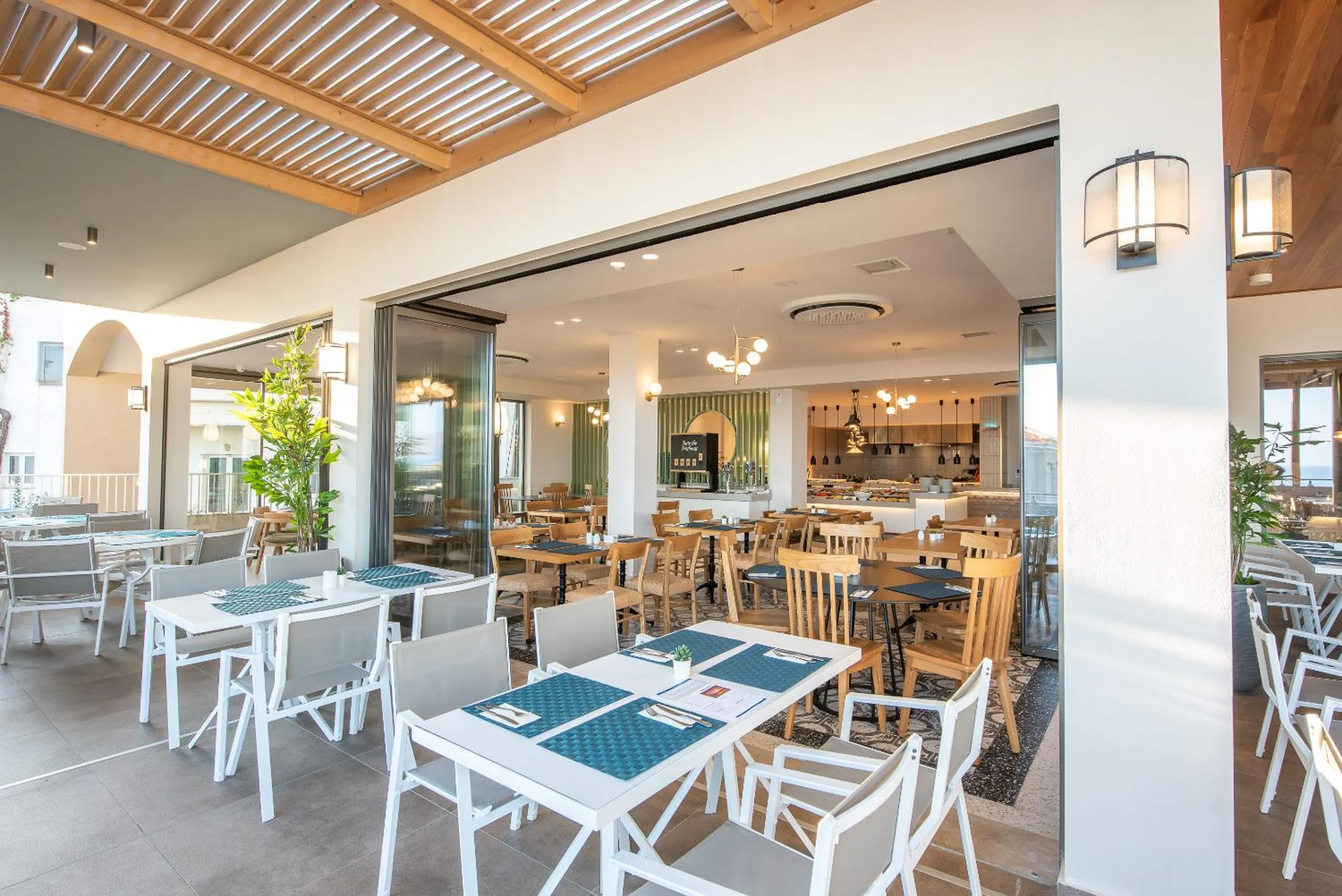 Restaurant/places to eat in Caldera Village