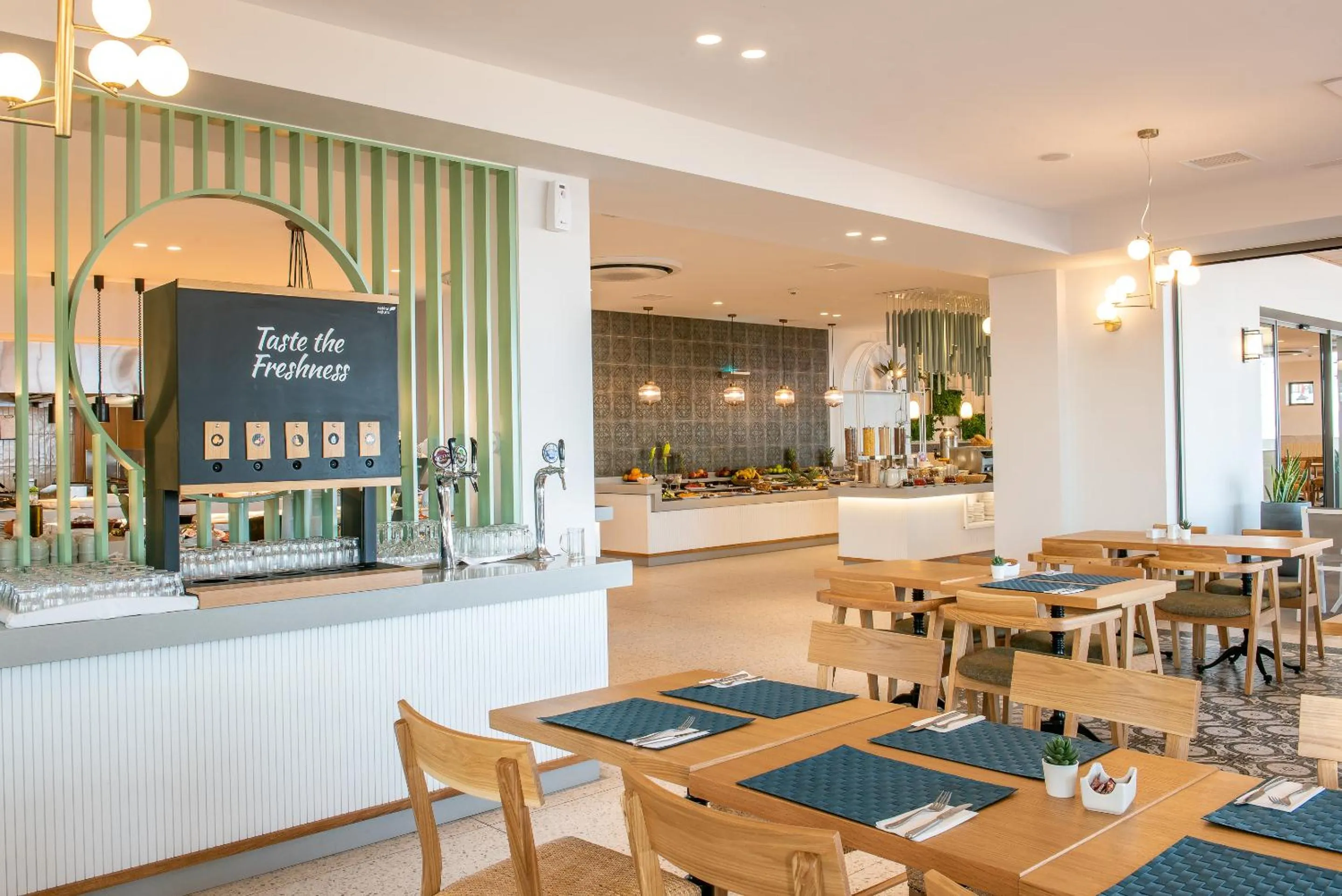 Restaurant/places to eat in Caldera Village