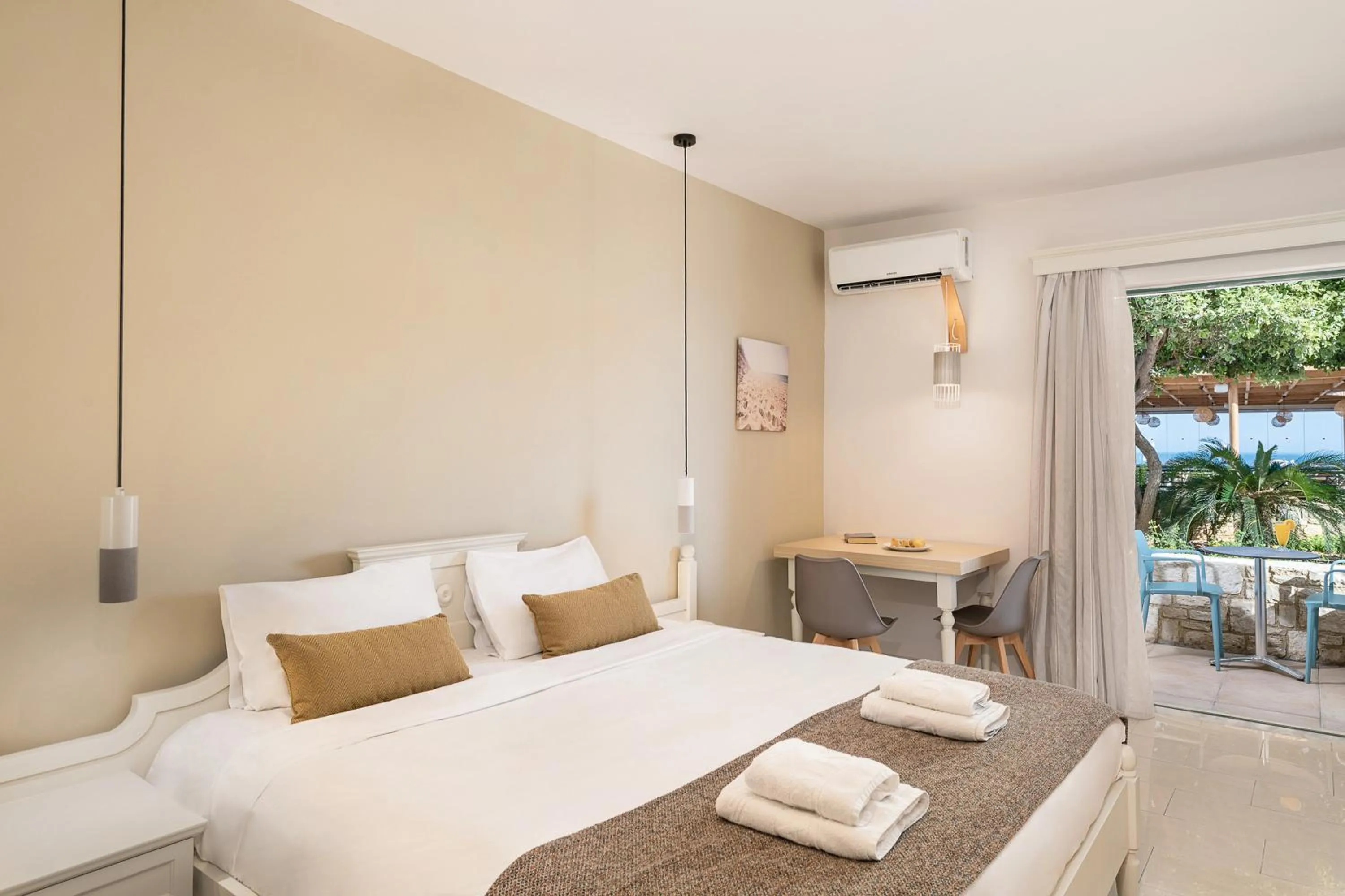 View (from property/room), Bed in Caldera Village