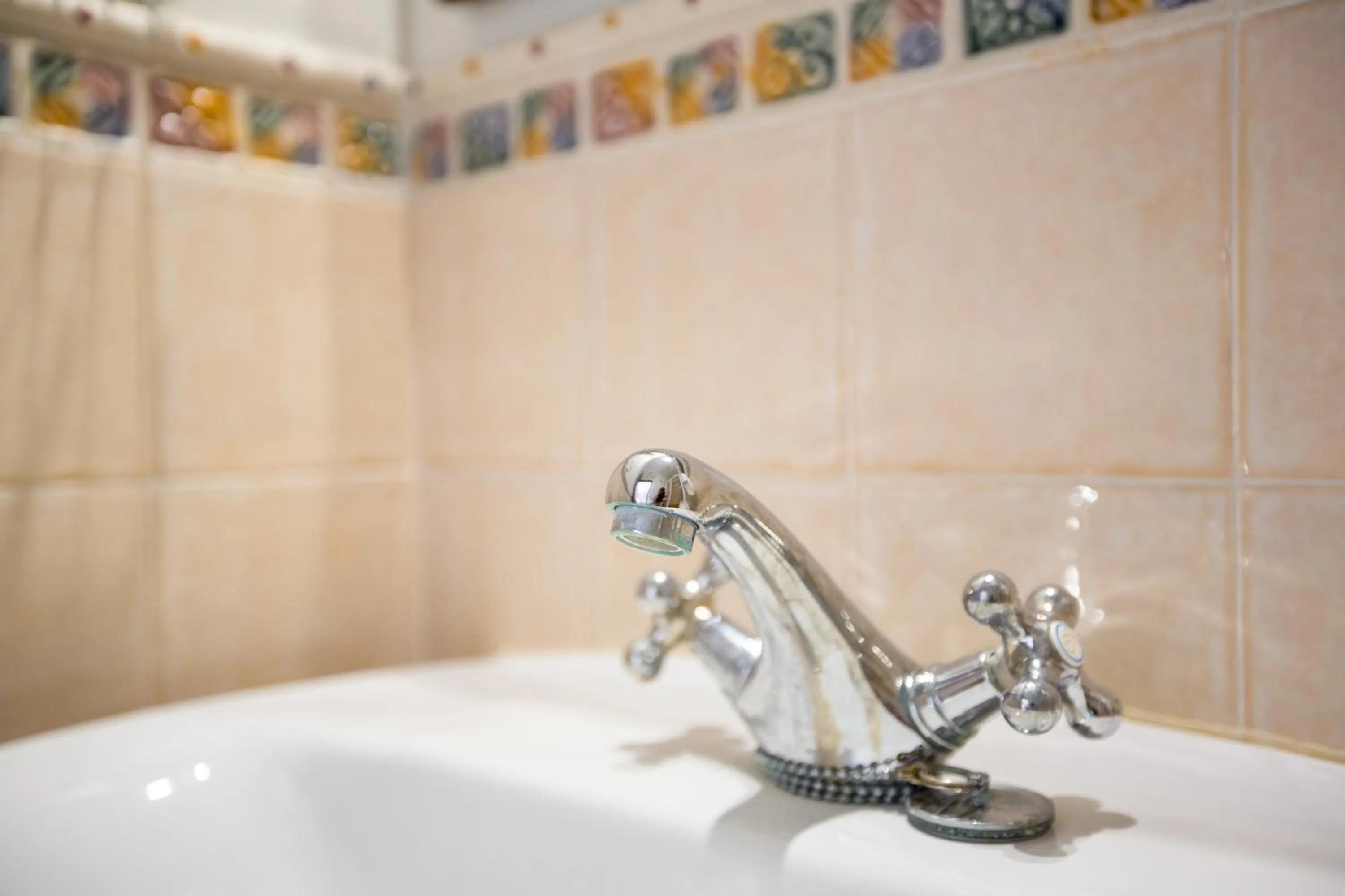 Bathroom in Hostal Don Joaquín Alora