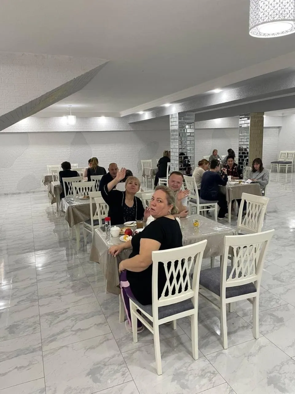 Restaurant/places to eat in IZUMRUD PALACE