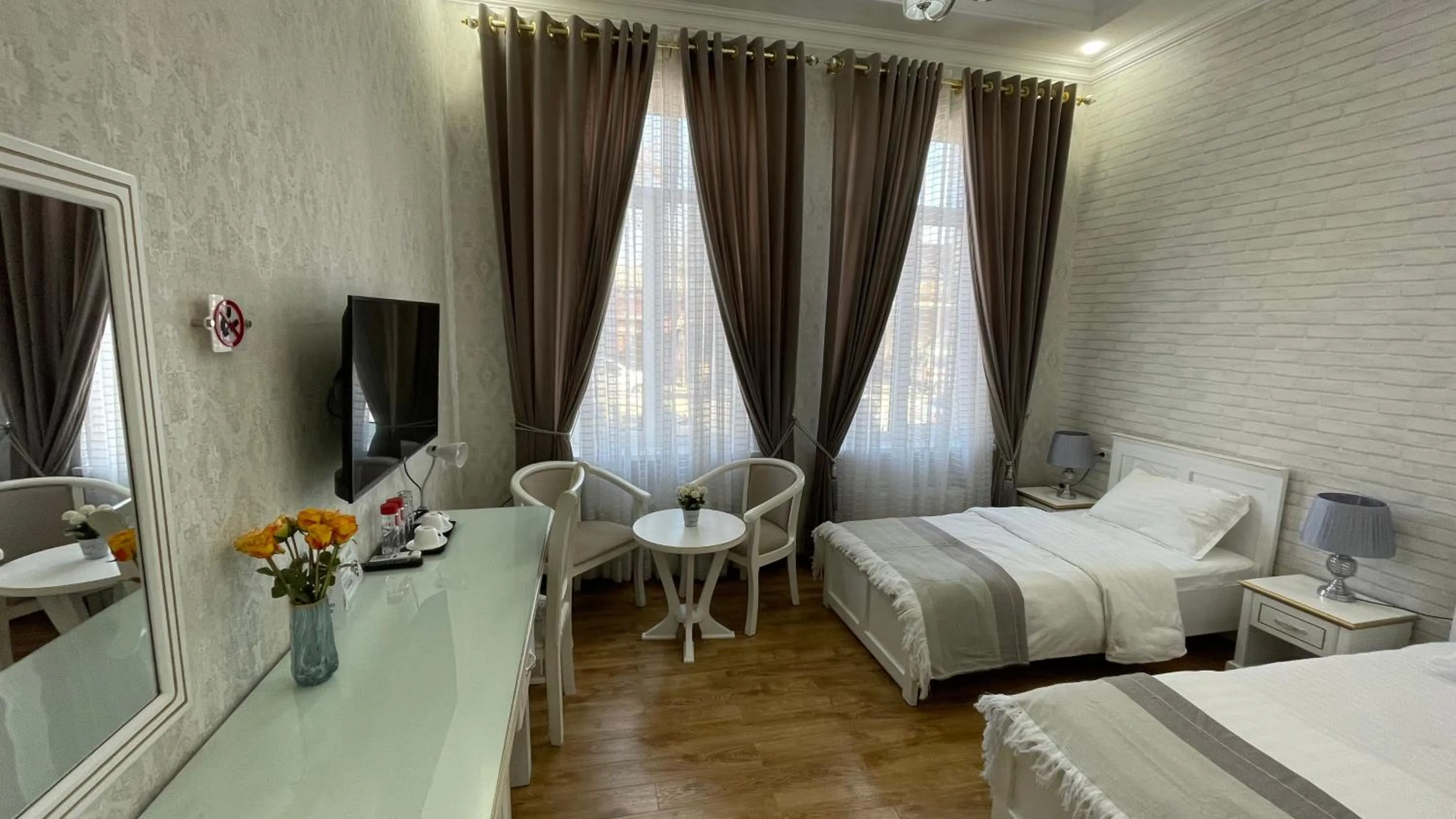 Photo of the whole room, Bed in IZUMRUD PALACE