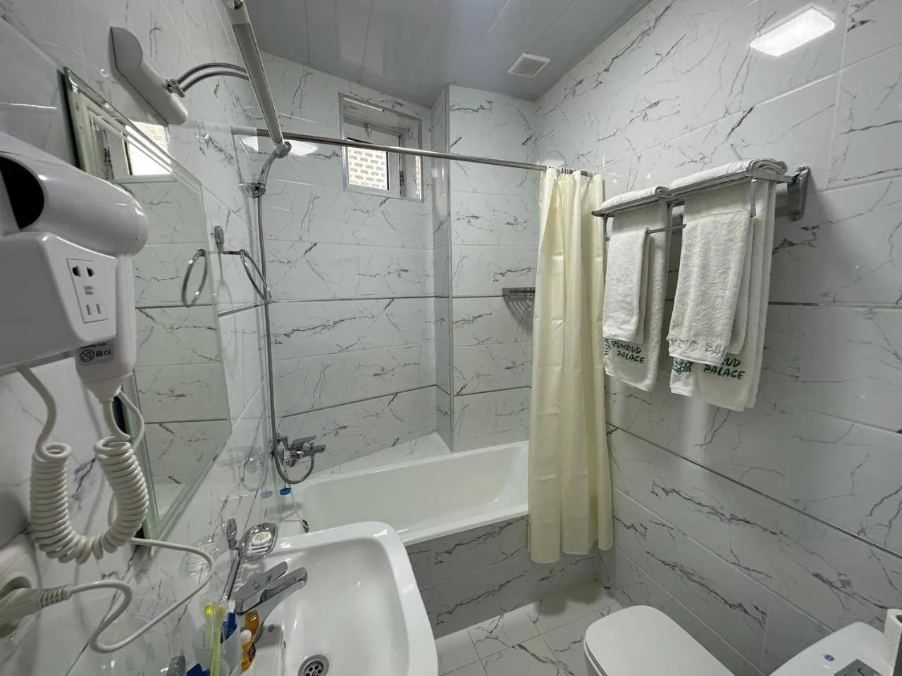 Shower in IZUMRUD PALACE