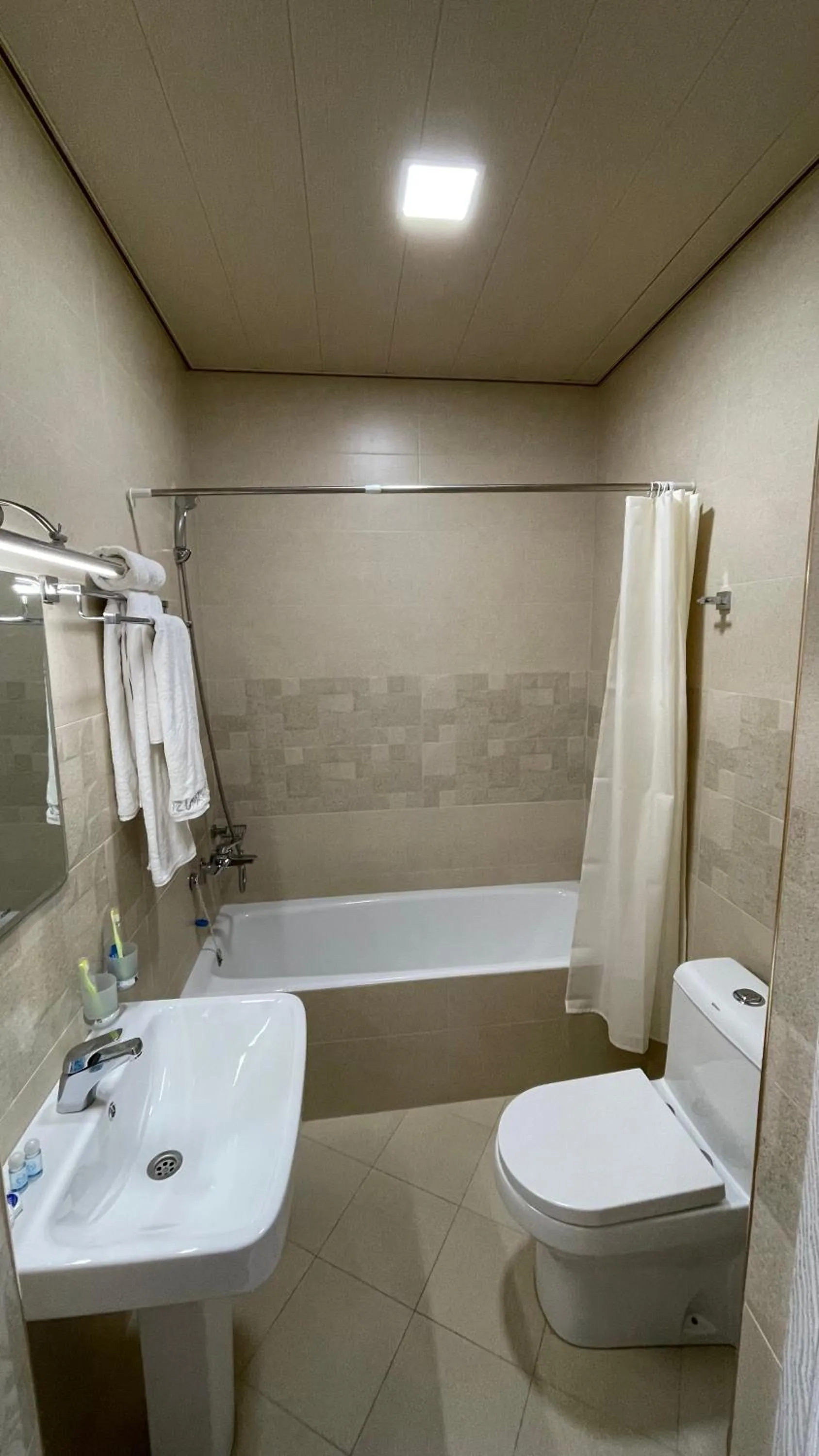 Shower in IZUMRUD PALACE