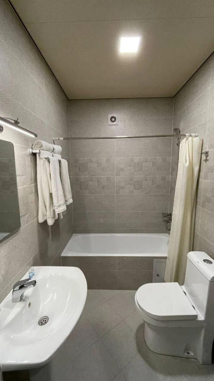 Shower in IZUMRUD PALACE