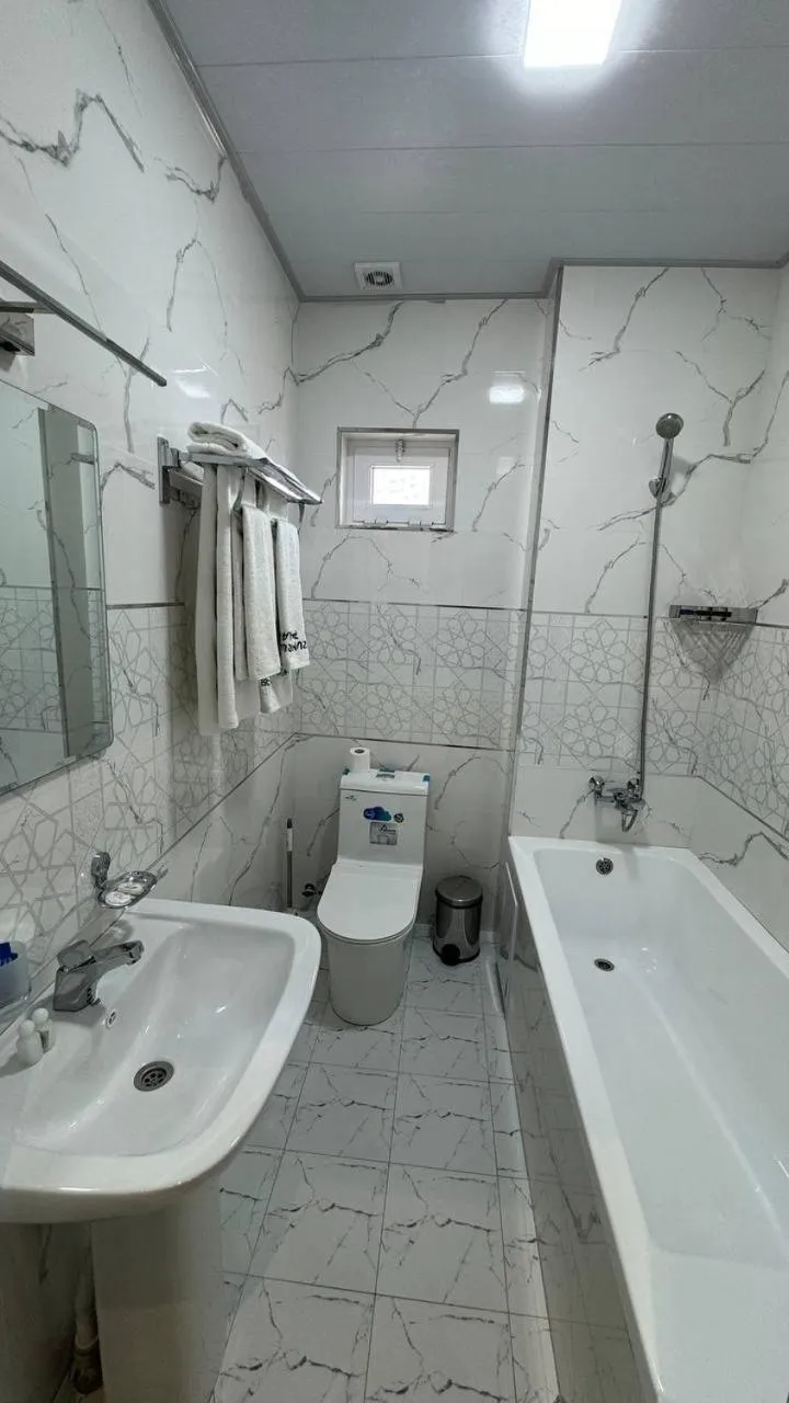 Shower in IZUMRUD PALACE