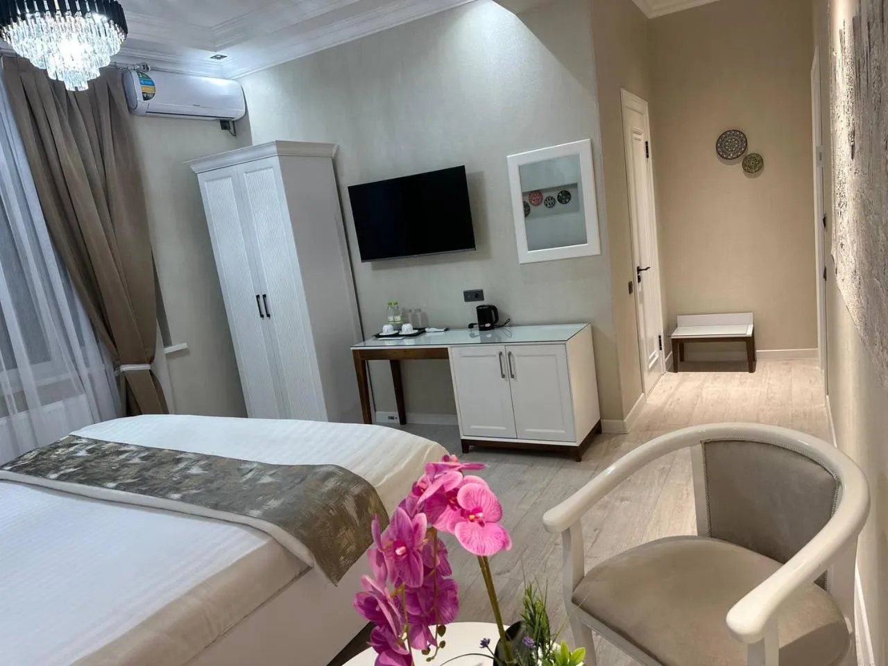 Bed in IZUMRUD PALACE