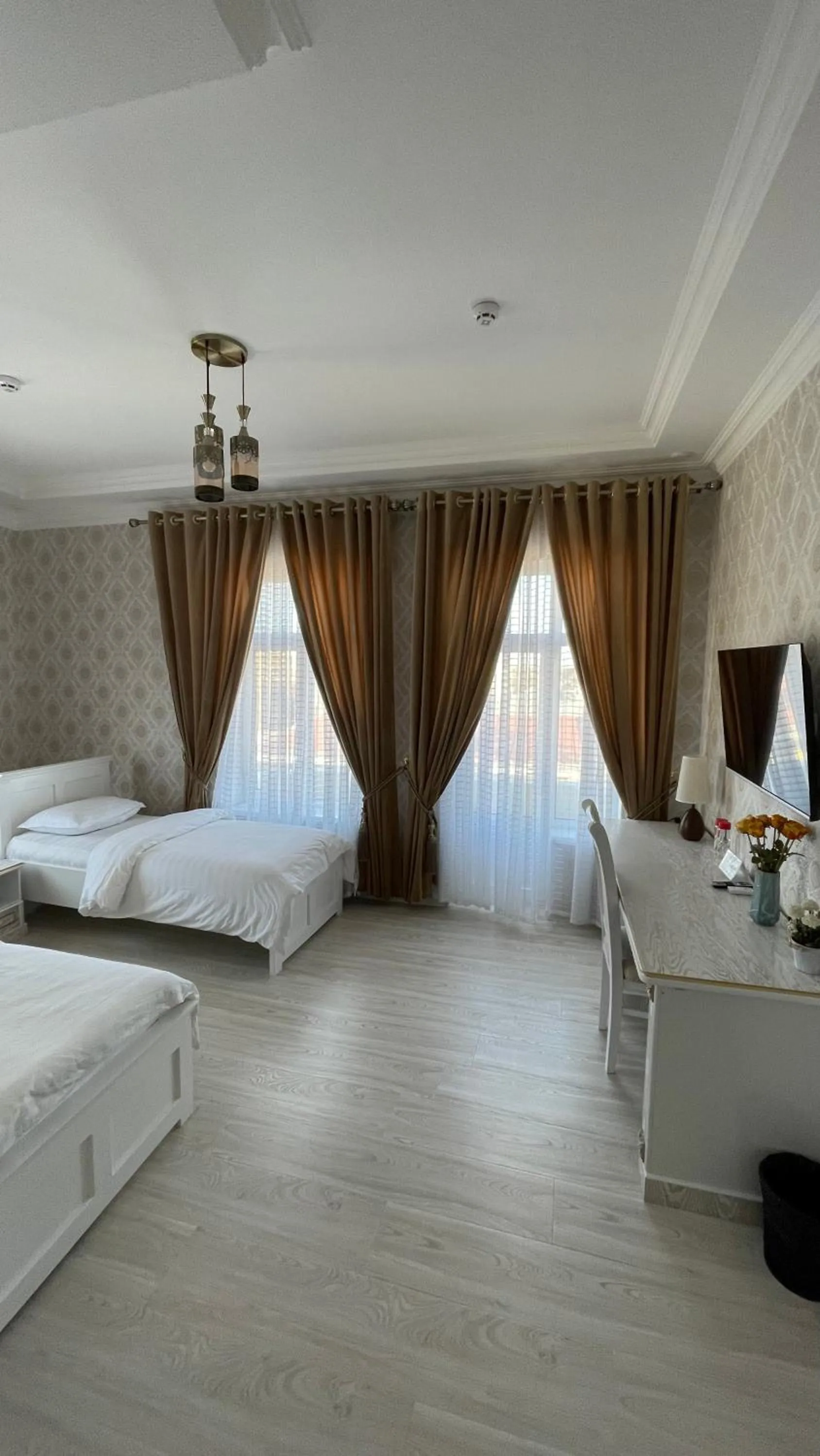 Bed in IZUMRUD PALACE