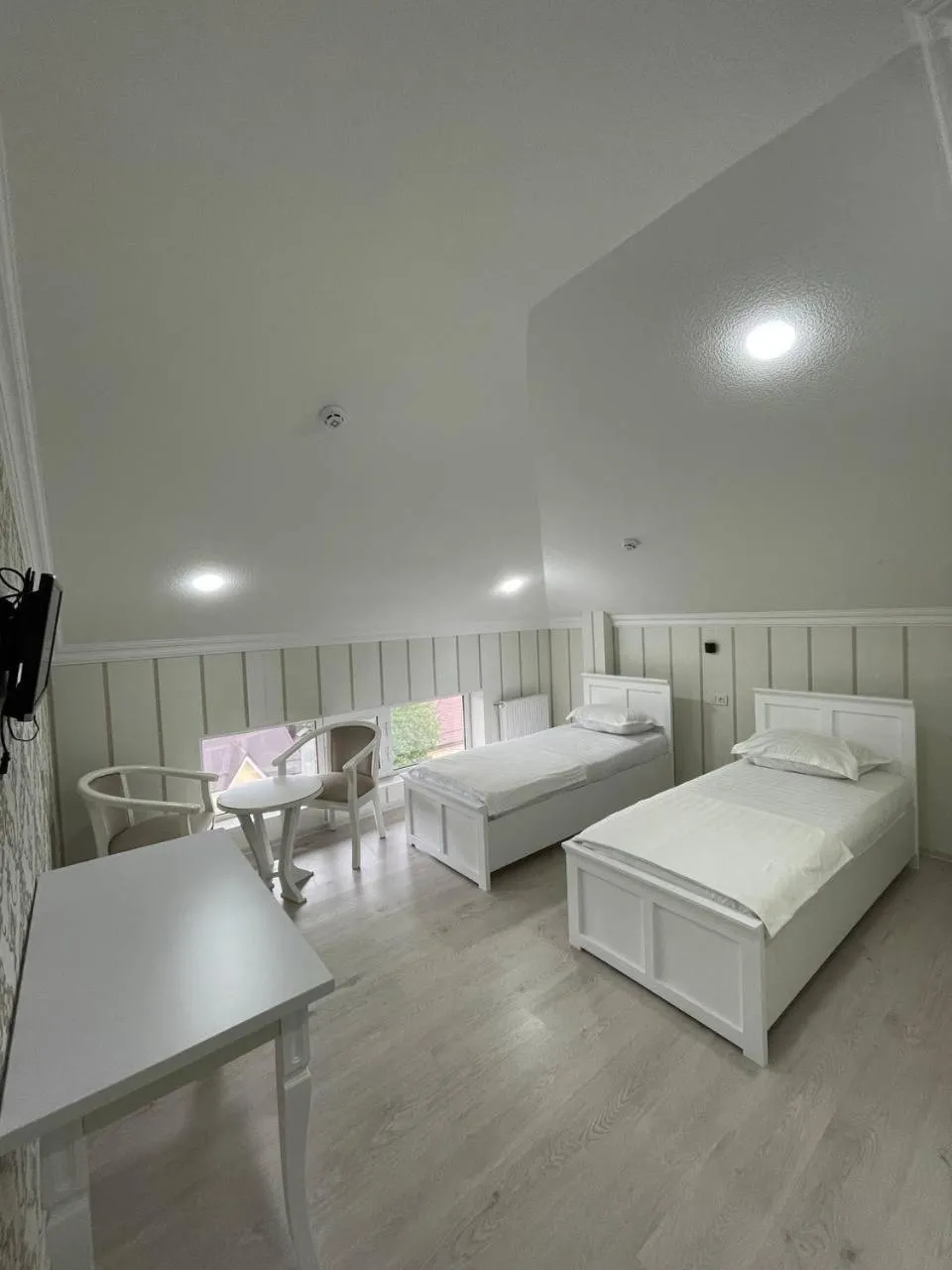 Photo of the whole room, Bed in IZUMRUD PALACE